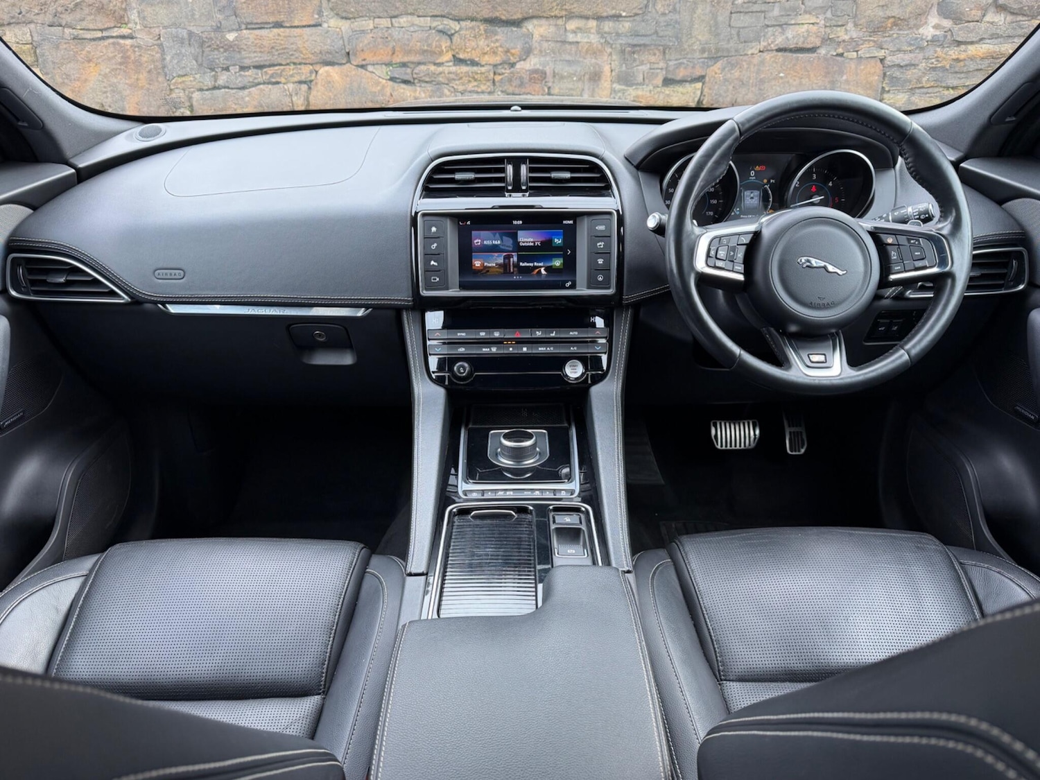 Used Jaguar F-Pace 2017 for sale - 77291471: Photo 10