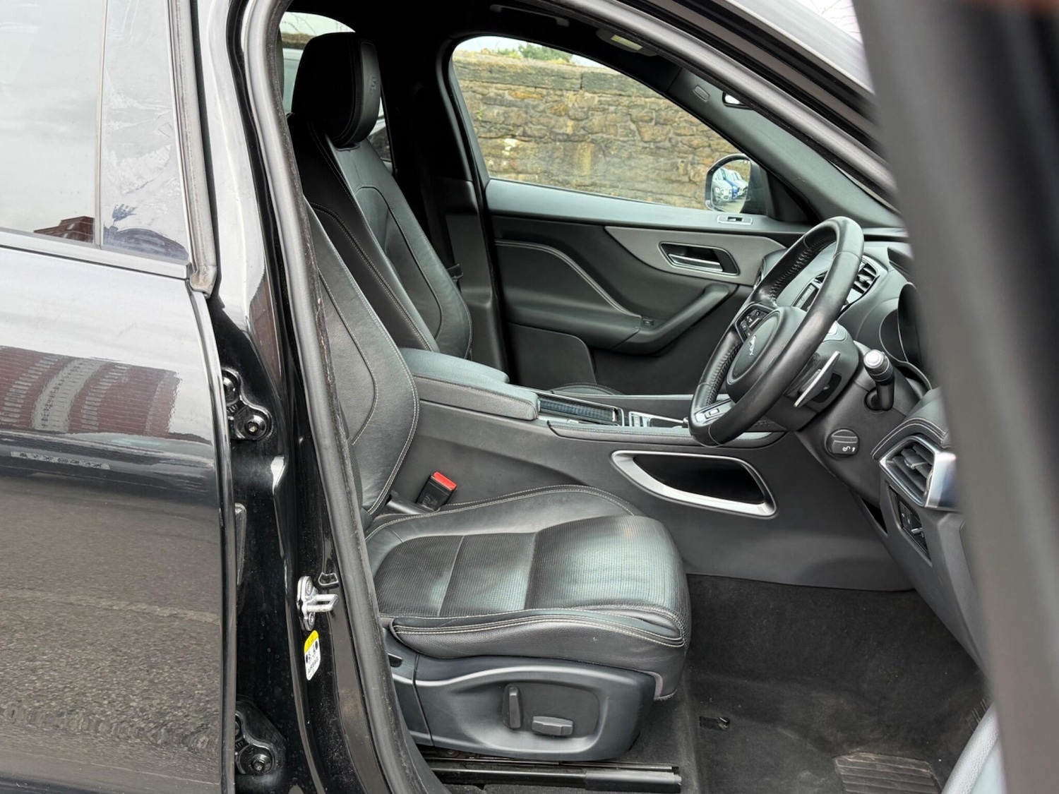 Used Jaguar F-Pace 2017 for sale - 77291471: Photo 14