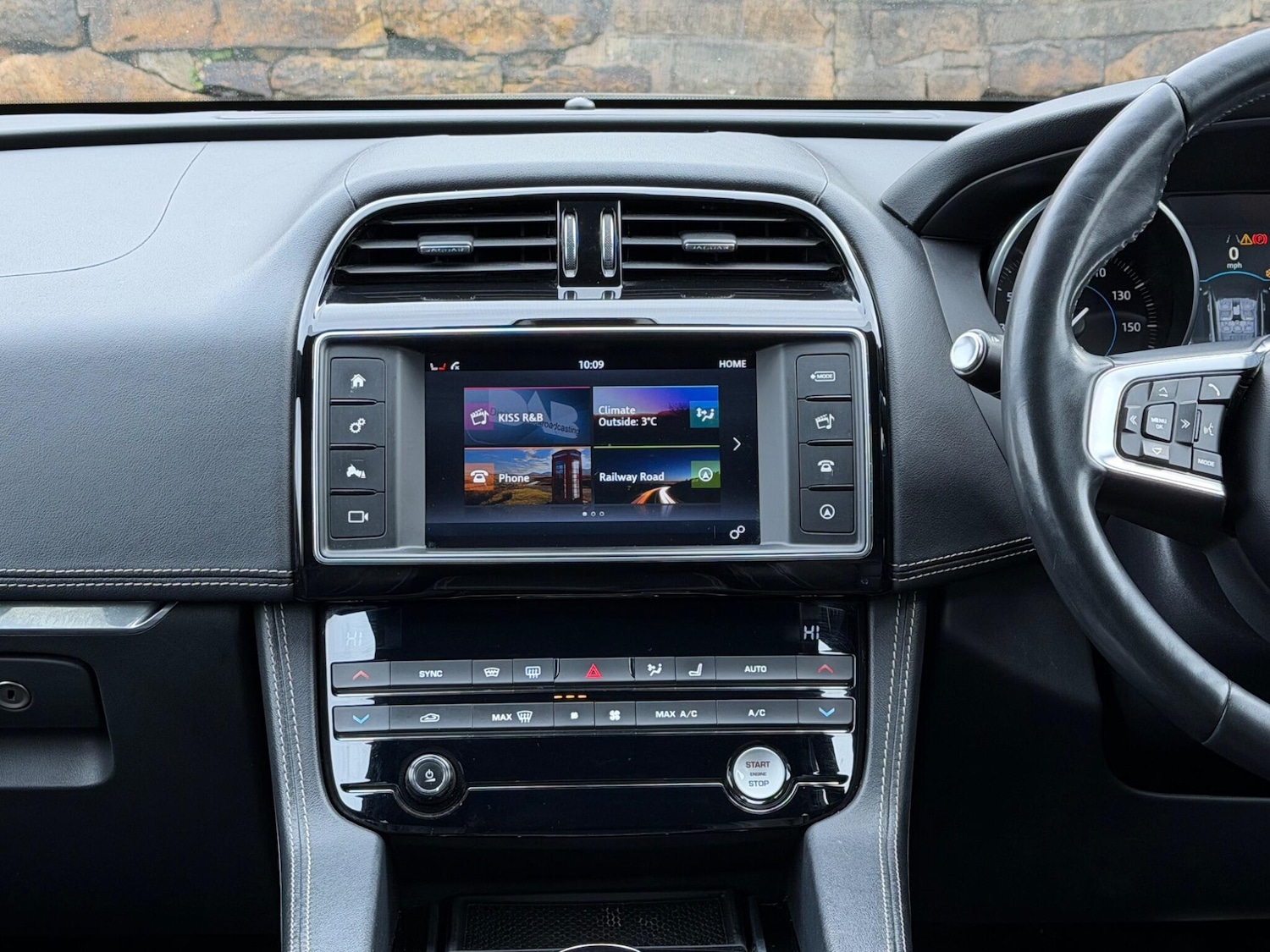 Used Jaguar F-Pace 2017 for sale - 77291471: Photo 28