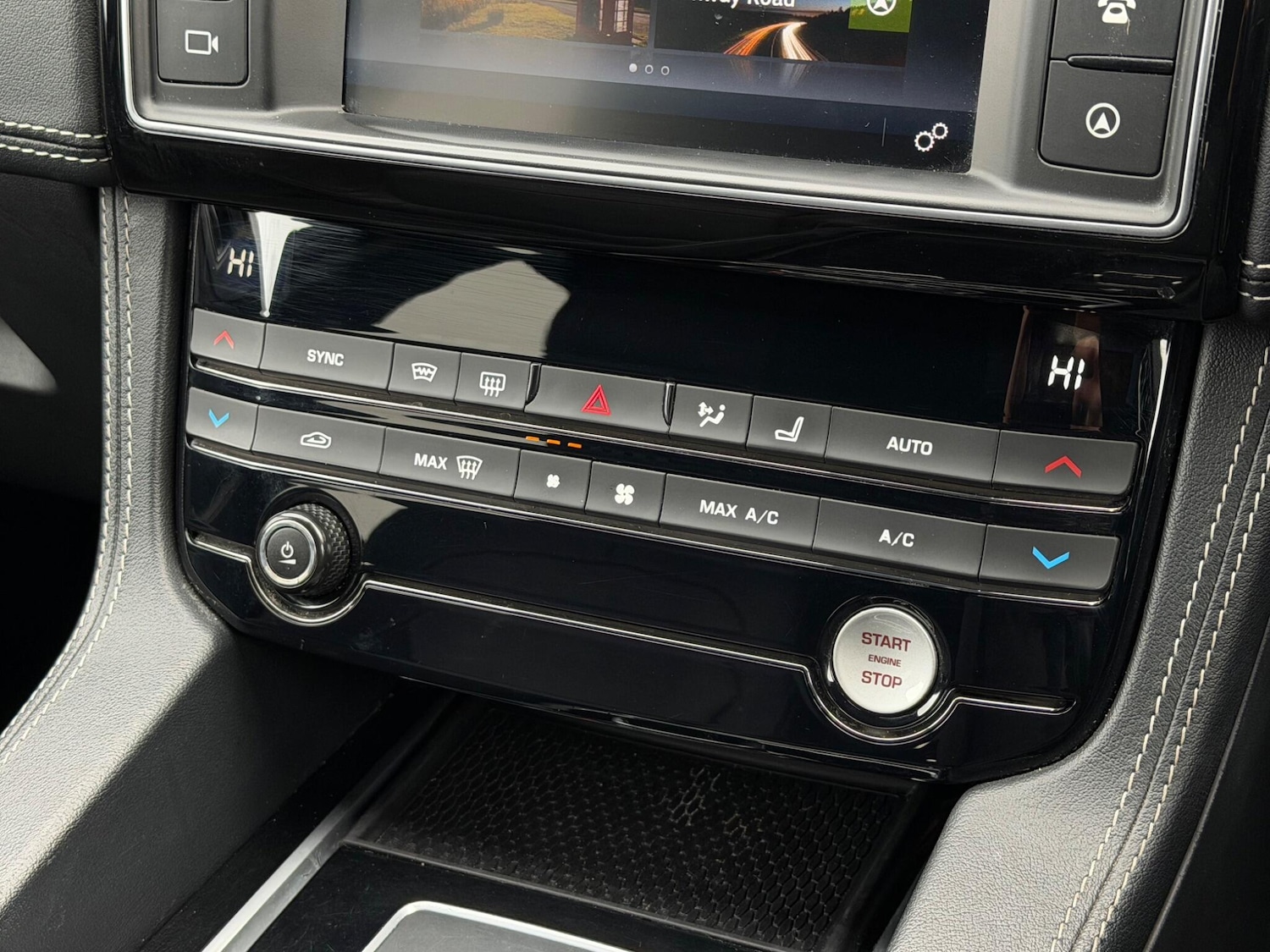 Used Jaguar F-Pace 2017 for sale - 77291471: Photo 36