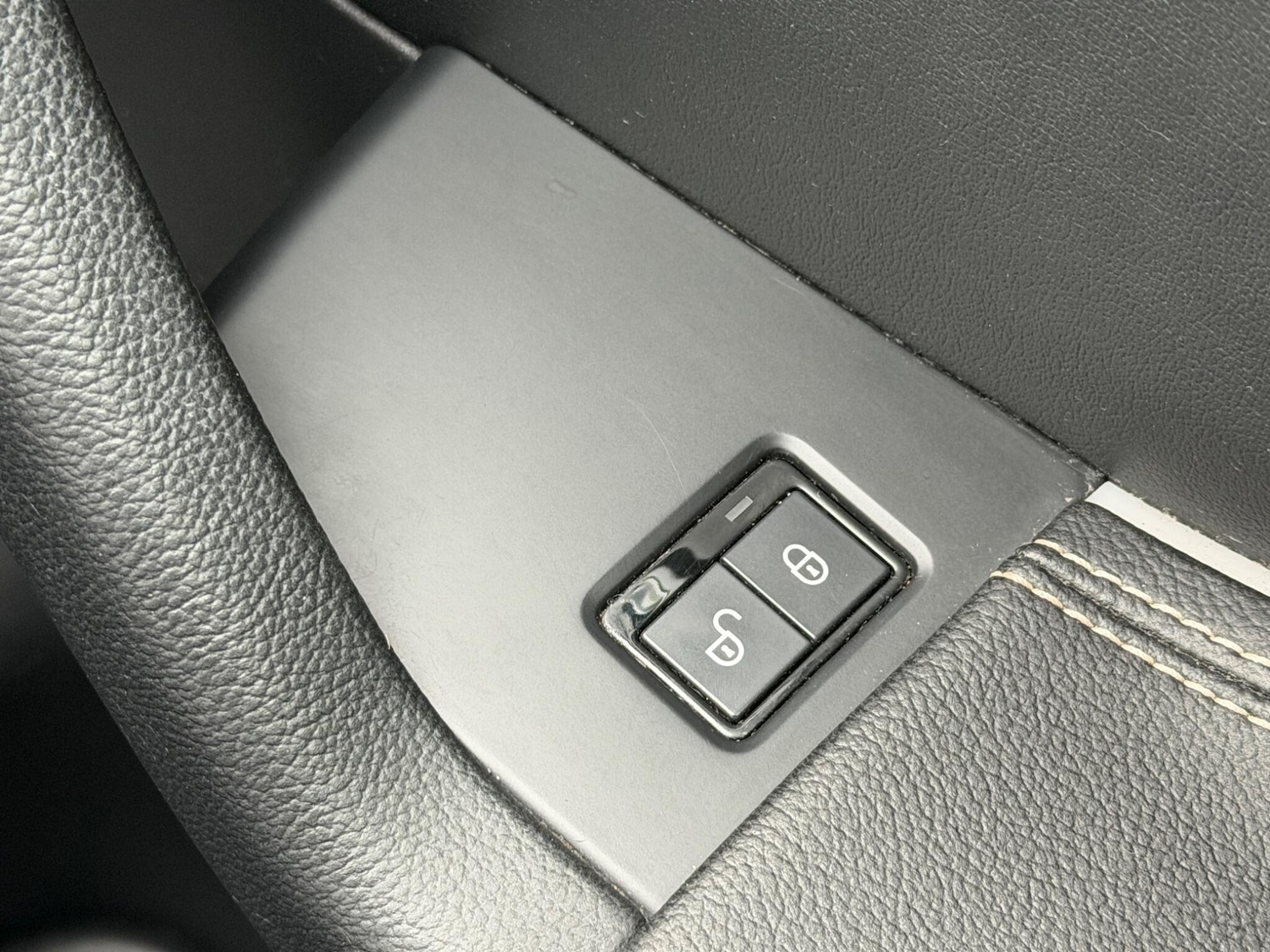 Used Jaguar F-Pace 2017 for sale - 77291471: Photo 47