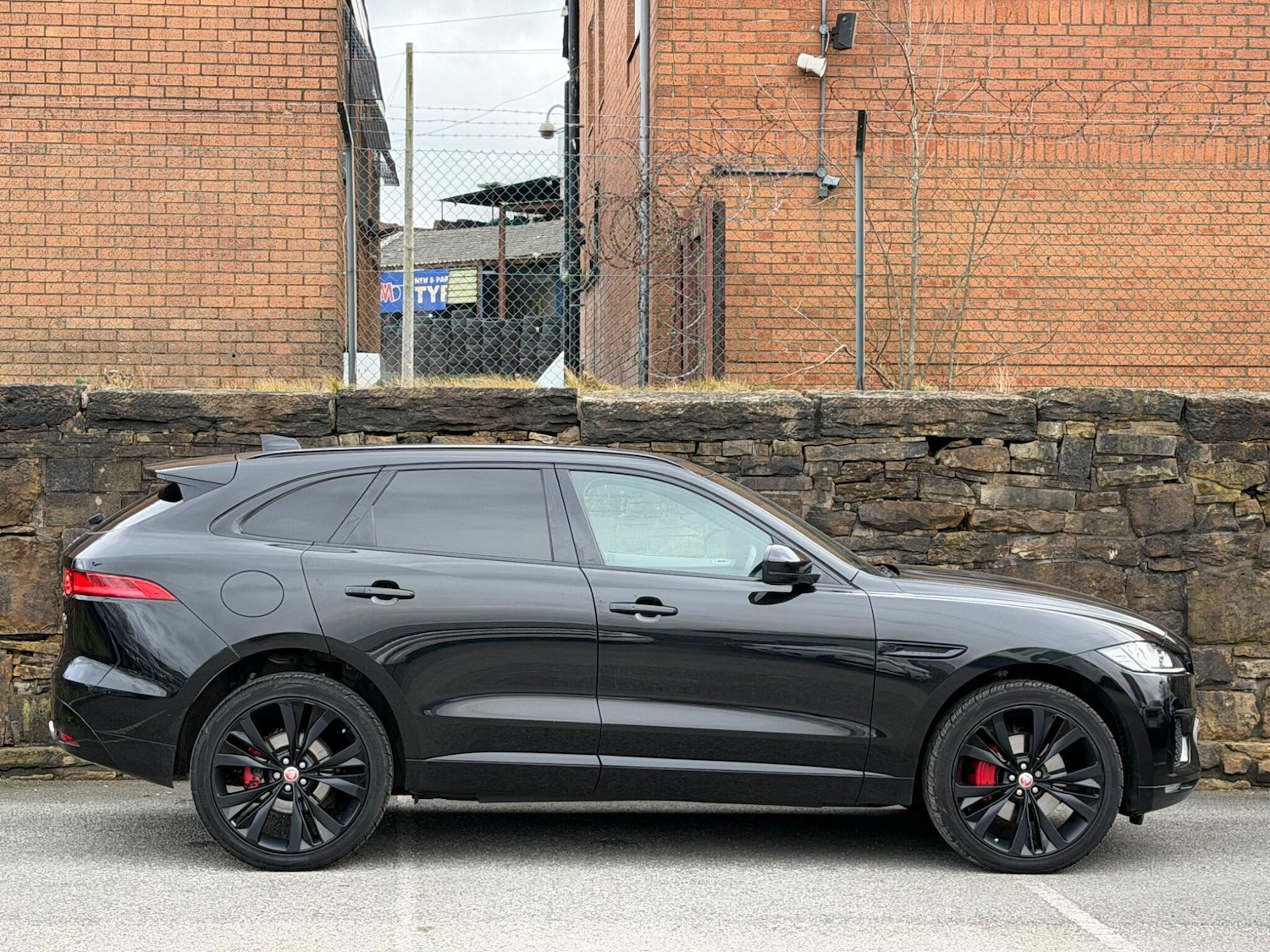 Used Jaguar F-Pace 2017 for sale - 77291471: Photo 8