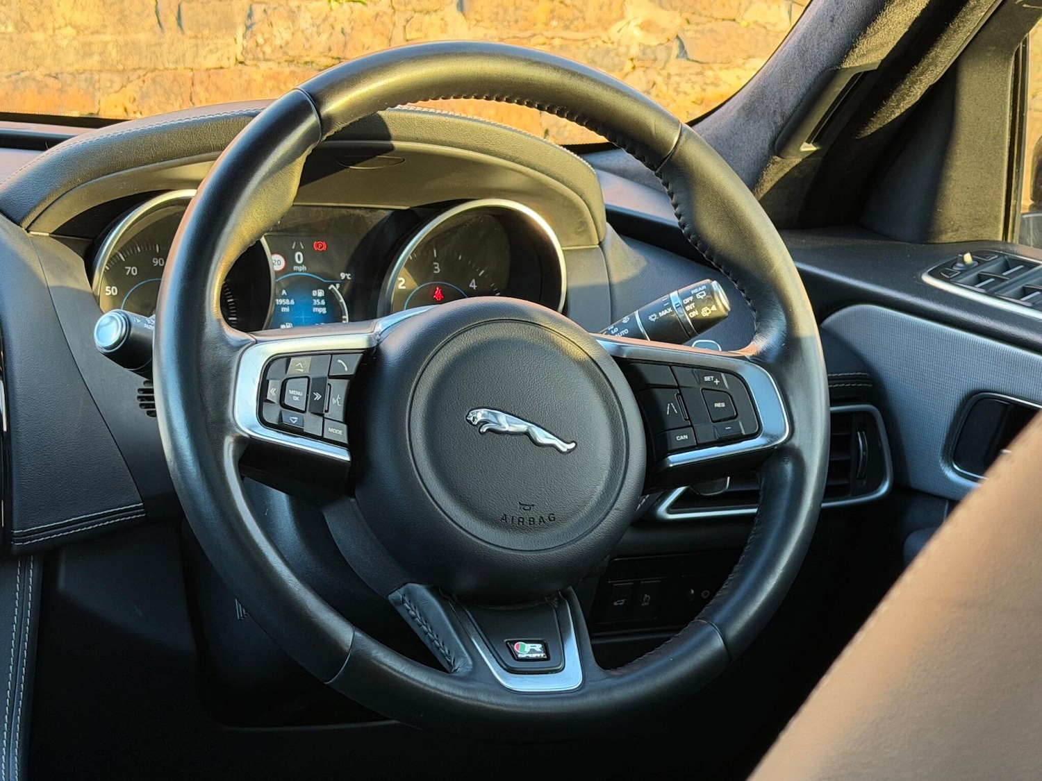 Used Jaguar F-Pace for sale - 76995824: Photo 26