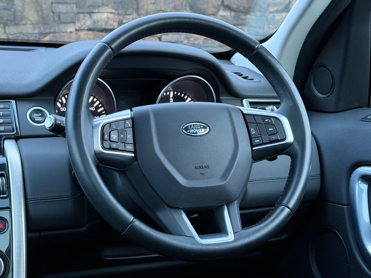 Used Land Rover Discovery Sport 2015 for sale - 77131575: Photo 25