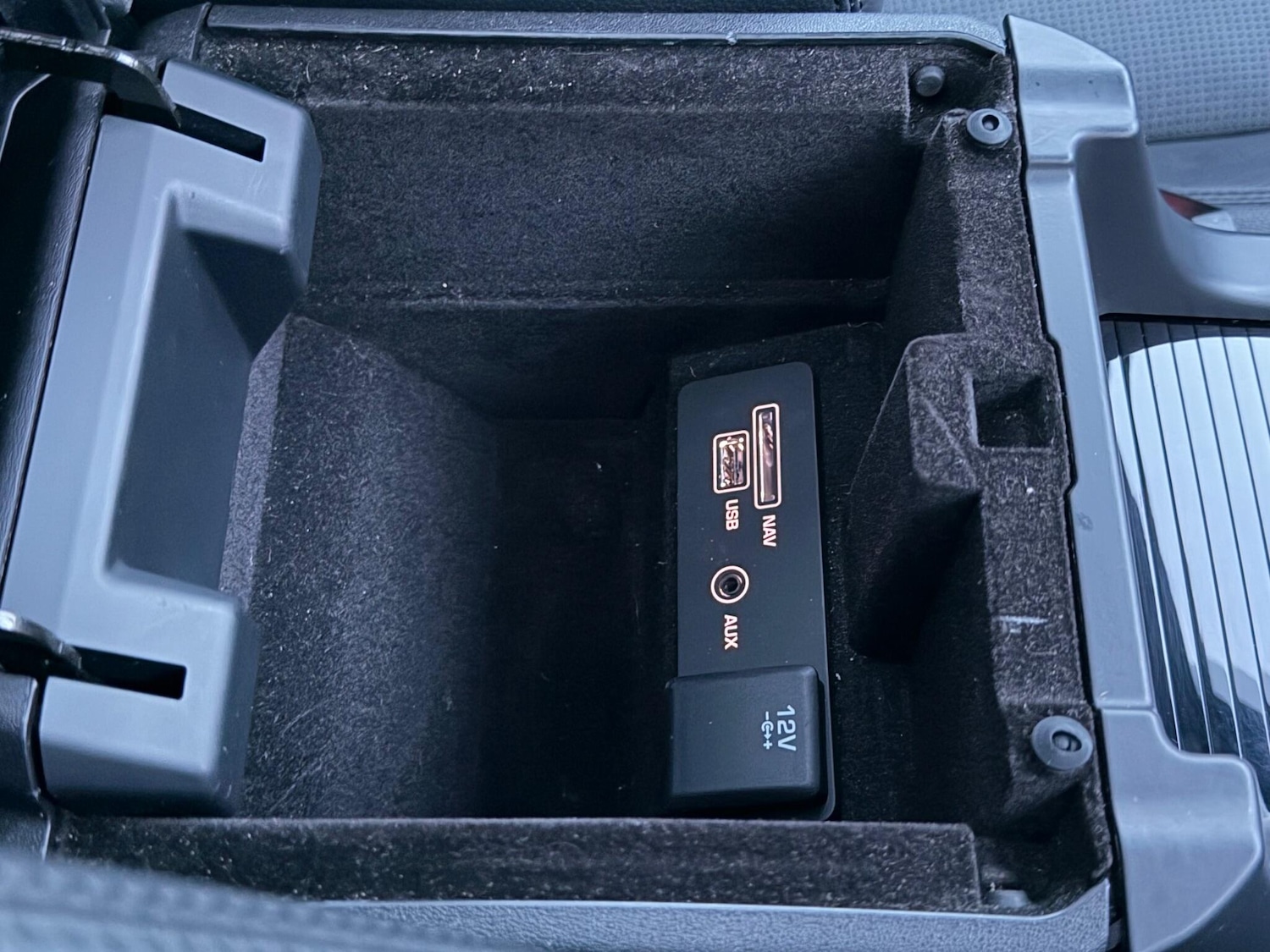 Used Land Rover Discovery Sport 2015 for sale - 77131575: Photo 47