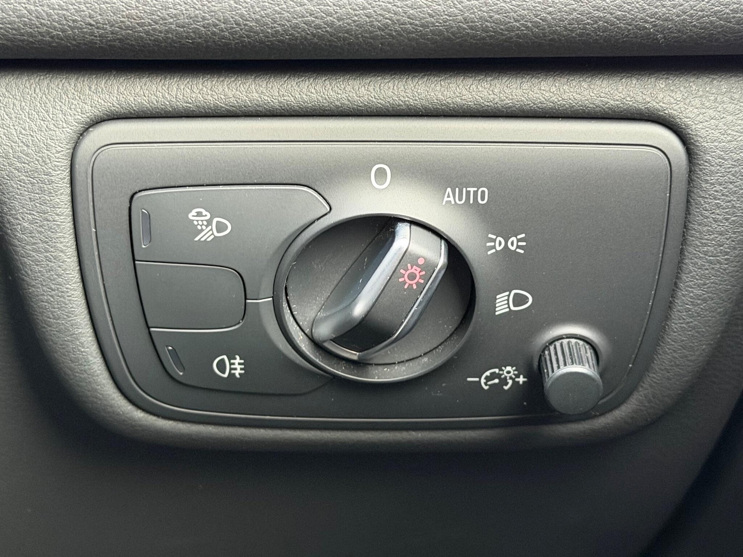 Used Audi A6 Avant 2015 for sale - 77050176: Photo 48