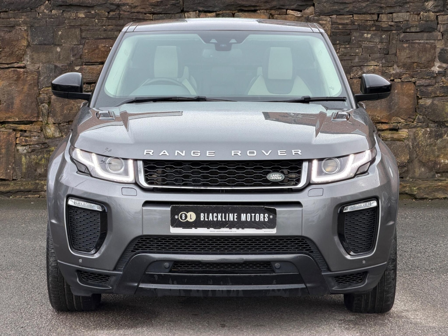 Used Land Rover Range Rover Evoque 2018 for sale - 77305282: Photo 2
