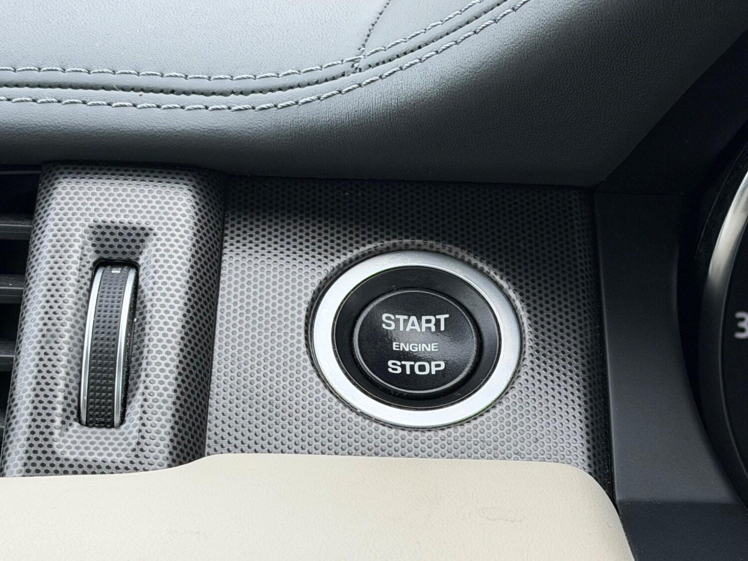 Used Land Rover Range Rover Evoque 2018 for sale - 77305282: Photo 48