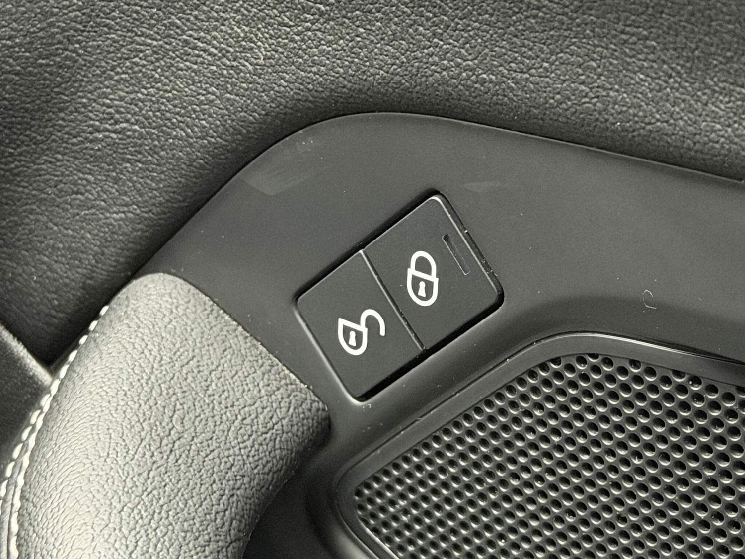 Used Jaguar E-Pace 2019 for sale - 76993206: Photo 32