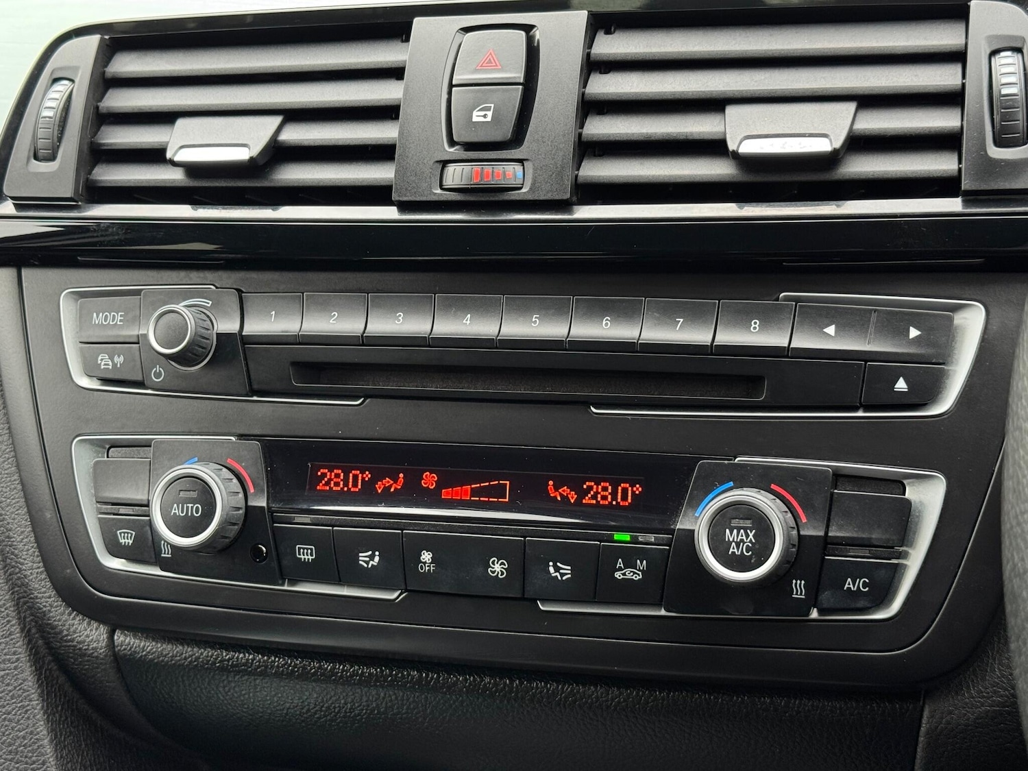 Used BMW 3 Series 2015 for sale - 76238771: Photo 38