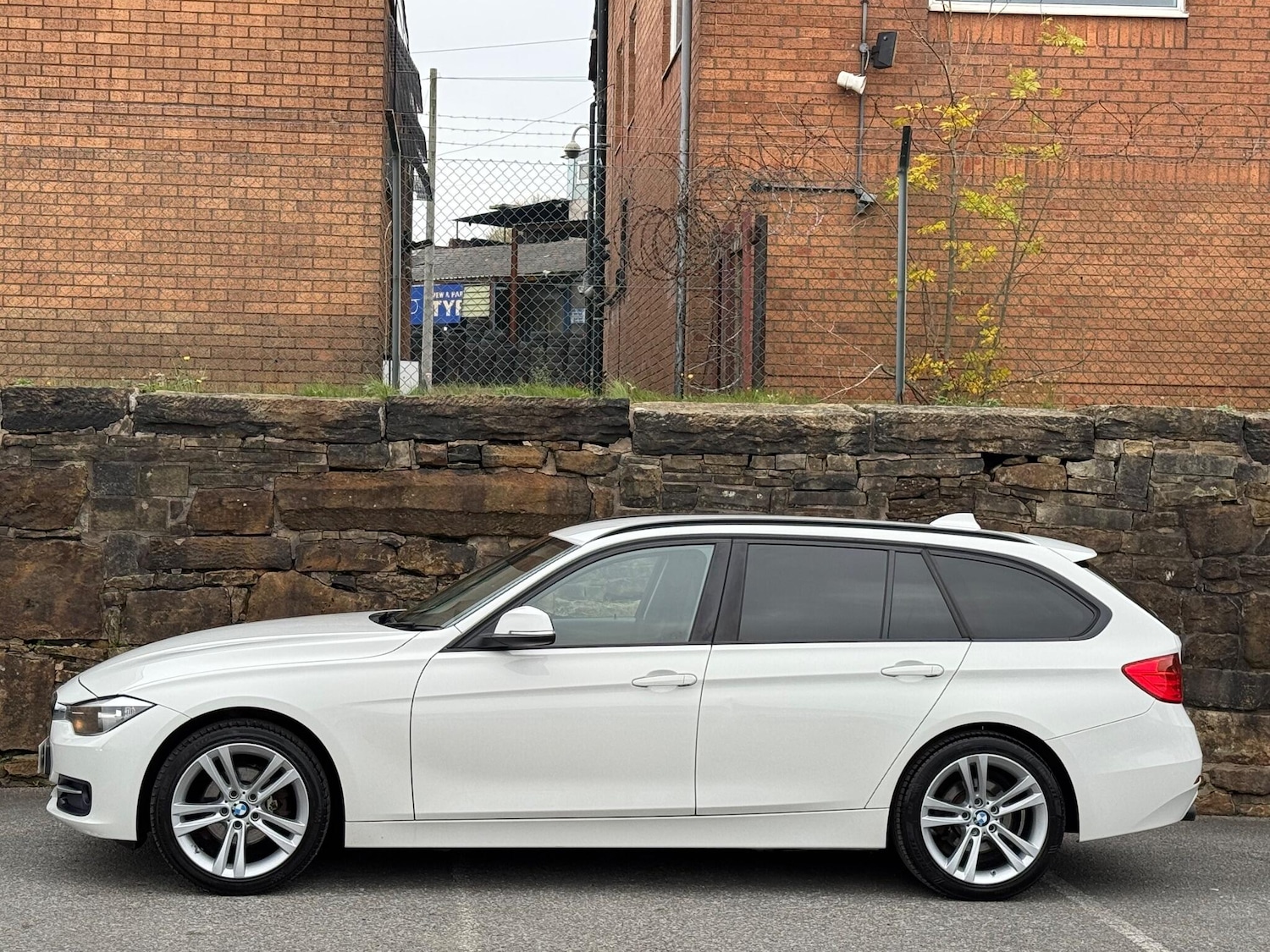 Used BMW 3 Series 2015 for sale - 76238771: Photo 4