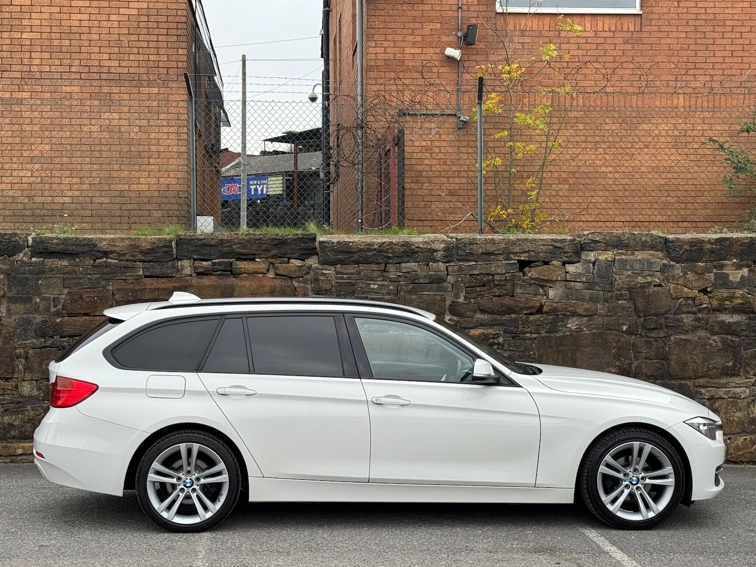 Used BMW 3 Series 2015 for sale - 76238771: Photo 8