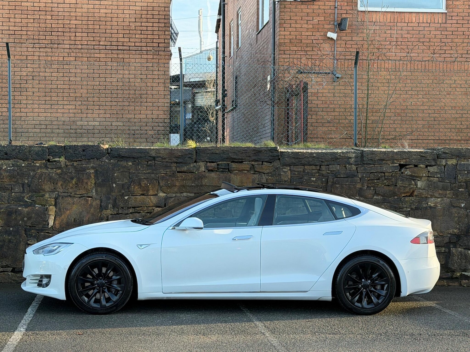Used Tesla Model S 2016 for sale - 77411705: Photo 4