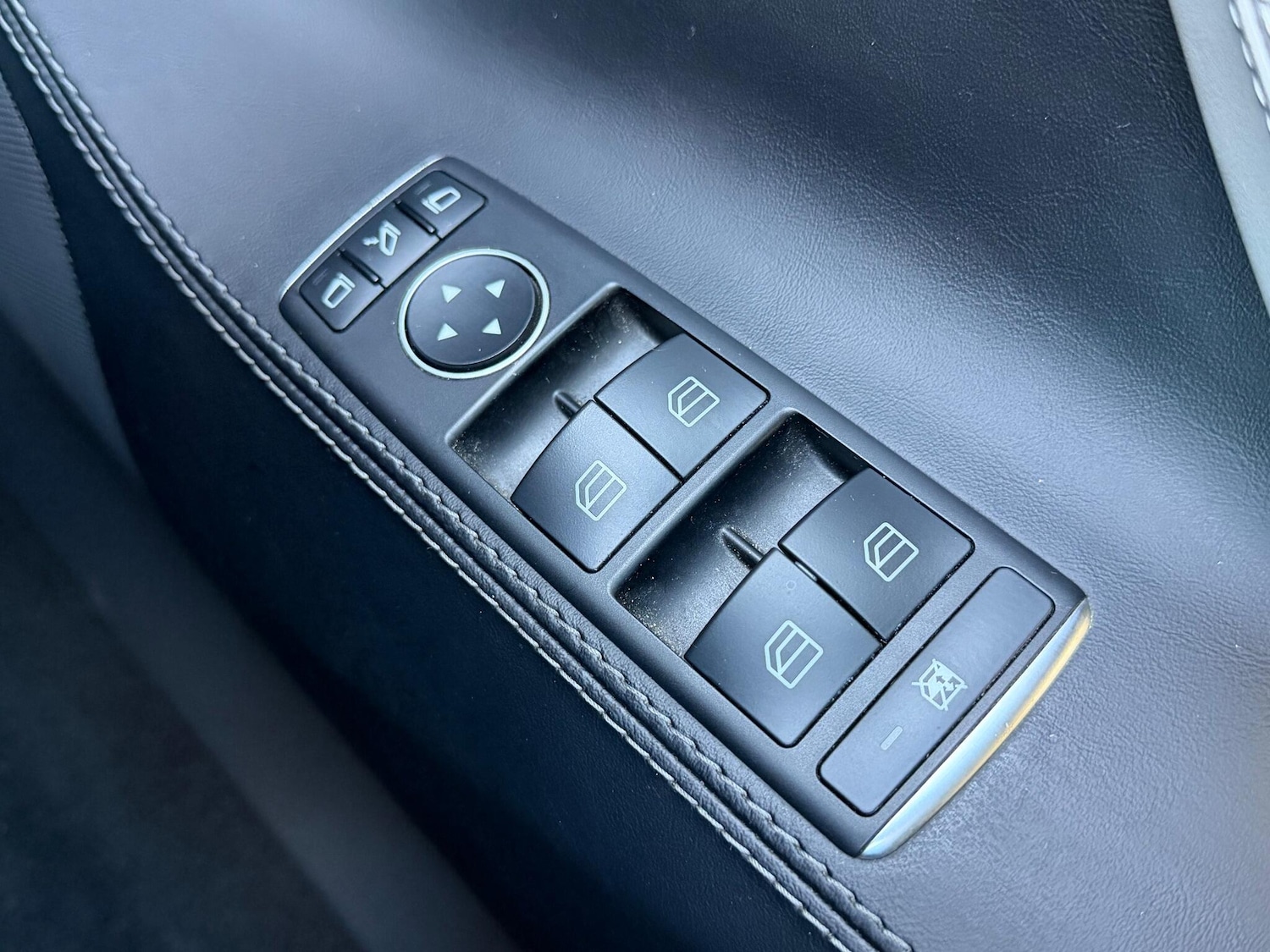 Used Tesla Model S 2016 for sale - 77411705: Photo 48