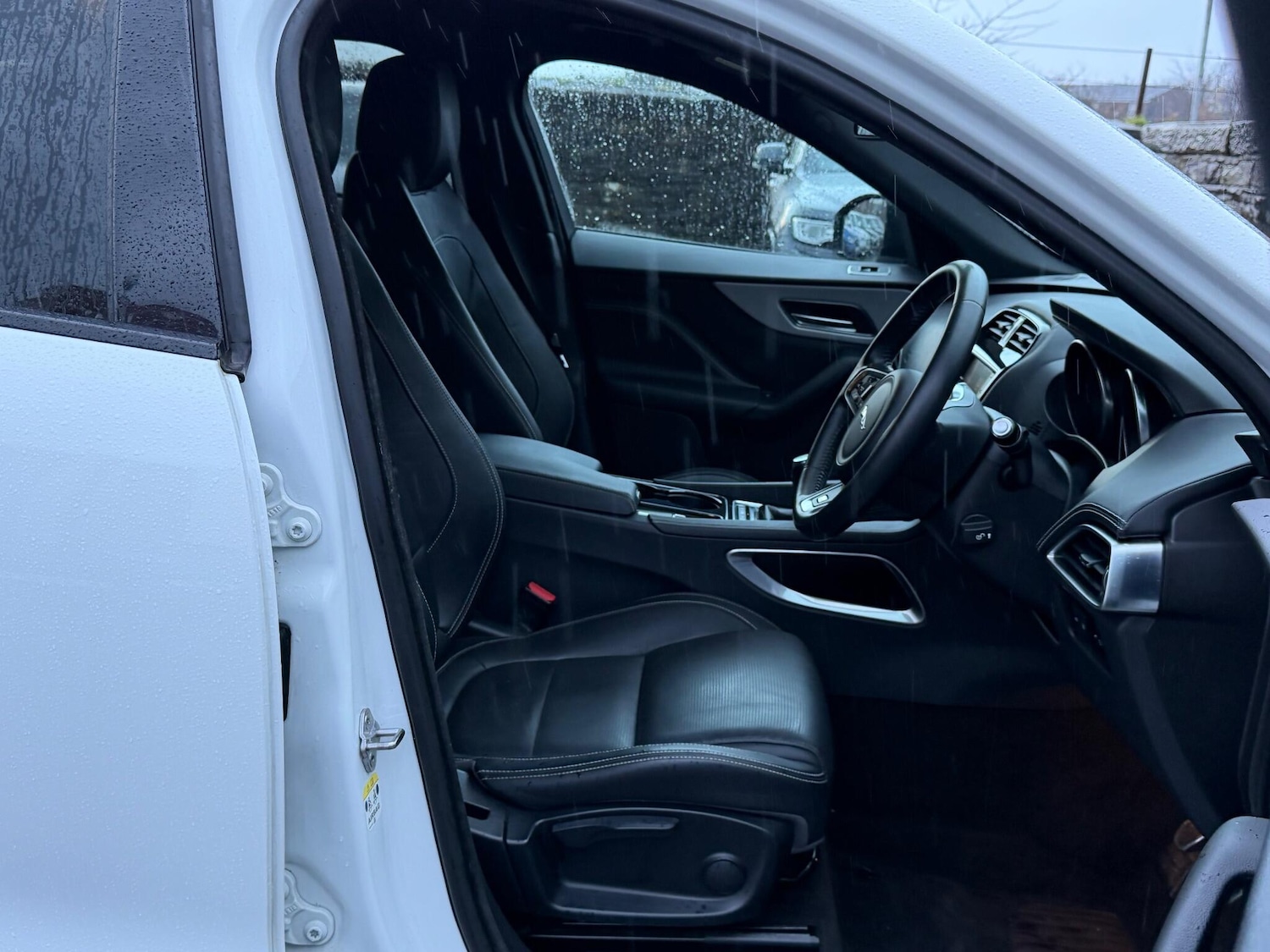 Used Jaguar F-Pace 2018 for sale - 76584701: Photo 14