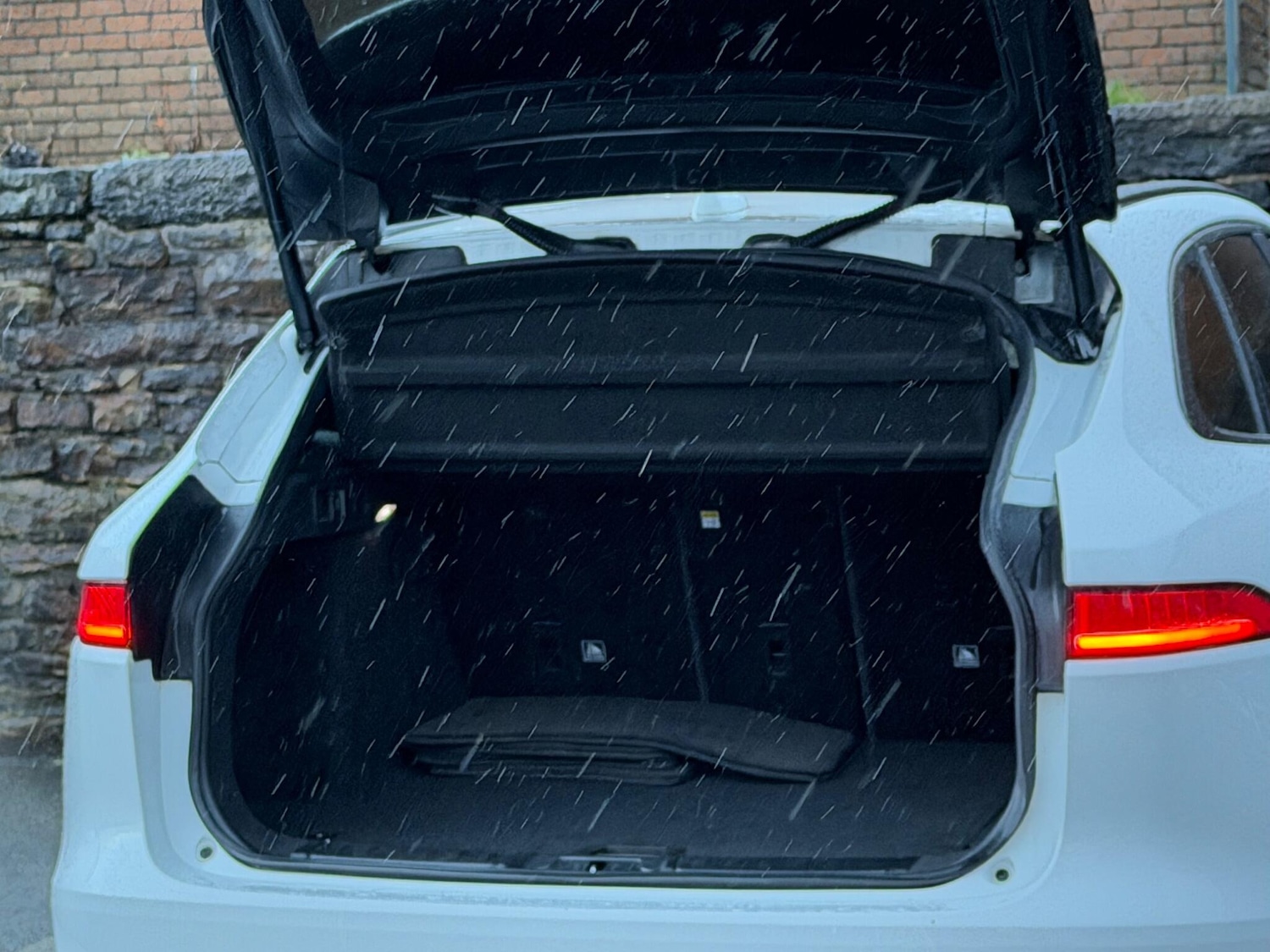 Used Jaguar F-Pace 2018 for sale - 76584701: Photo 19