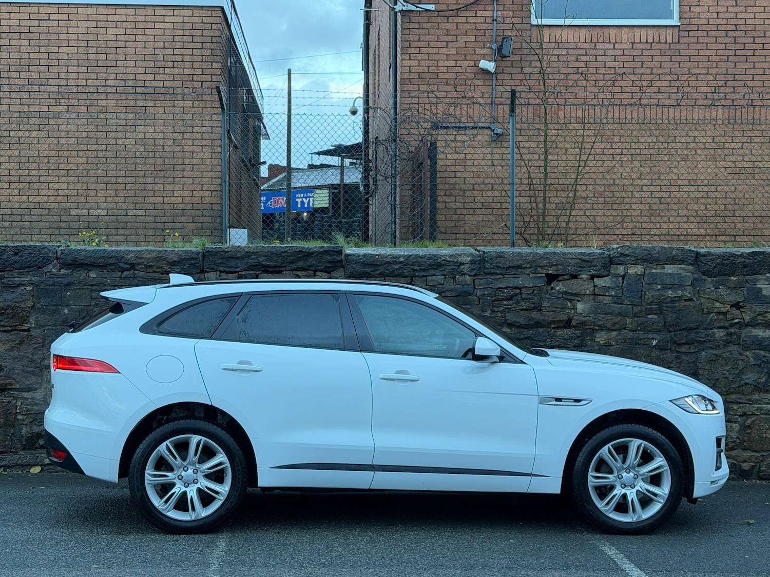 Used Jaguar F-Pace 2018 for sale - 76584701: Photo 8
