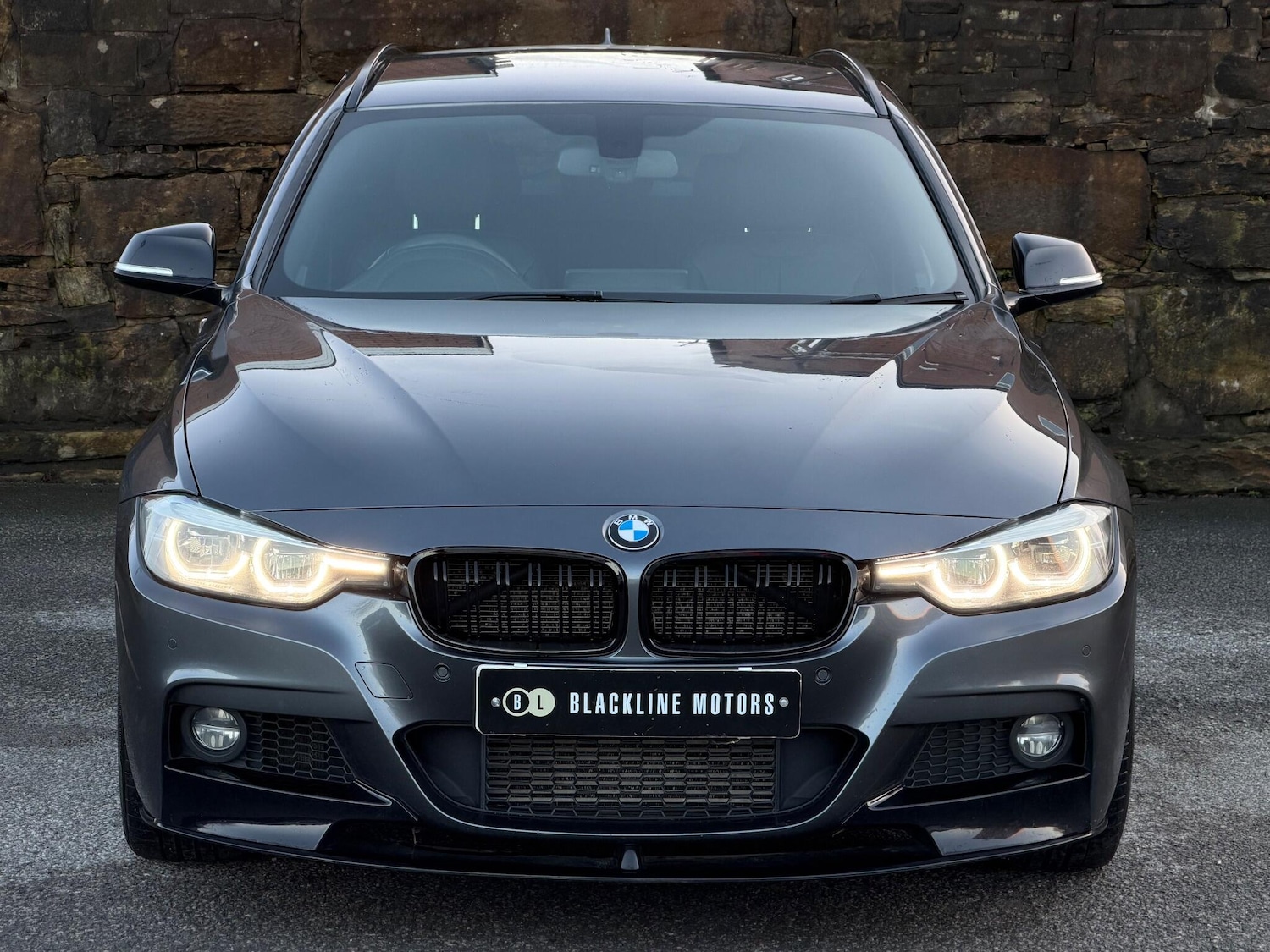 Used BMW 3 Series 2017 for sale - 76975701: Photo 2