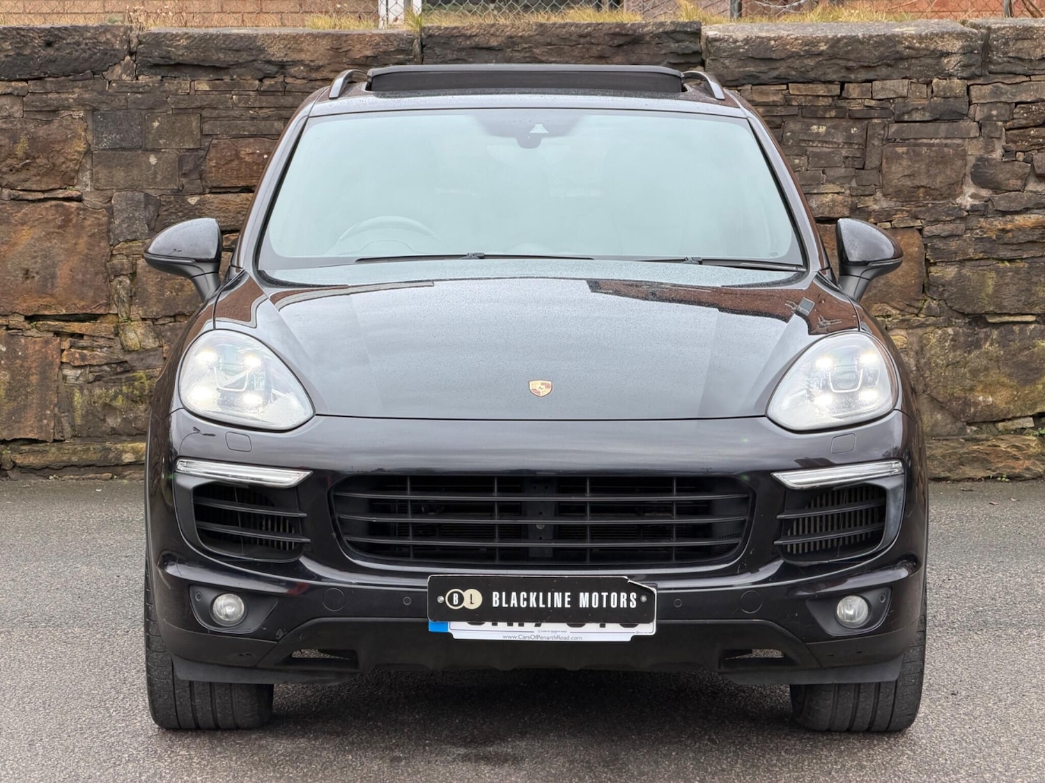 Used Porsche Cayenne 2017 for sale - 77267534: Photo 2