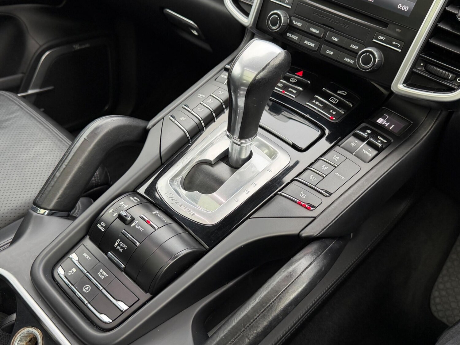 Used Porsche Cayenne 2017 for sale - 77267534: Photo 40