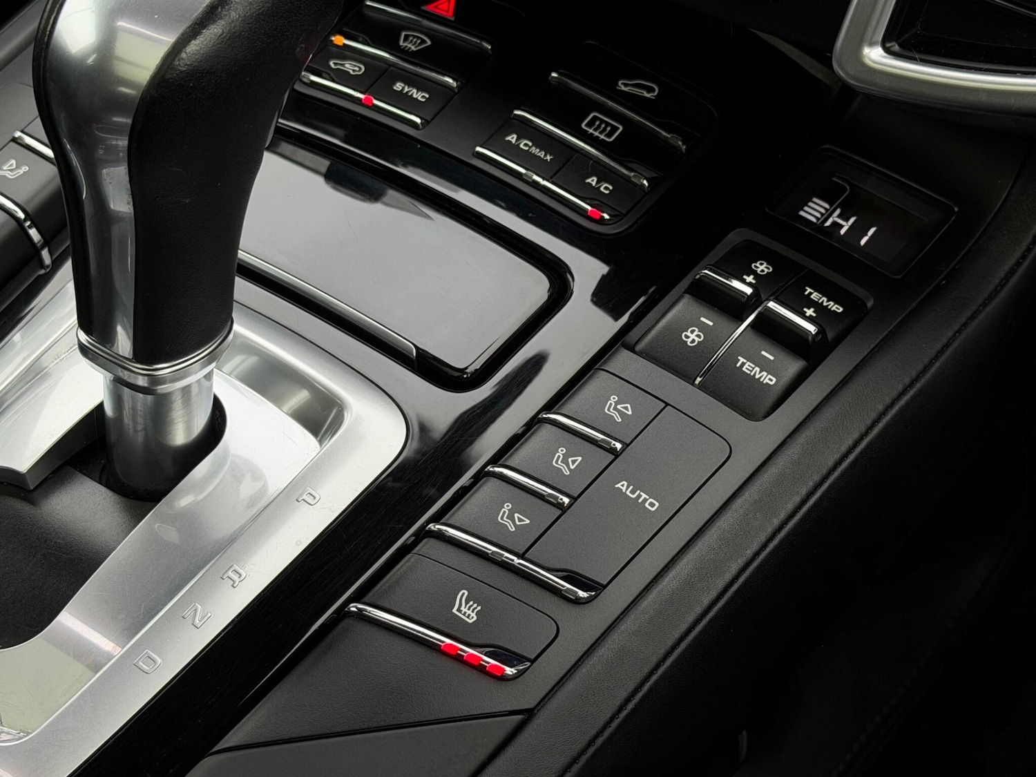 Used Porsche Cayenne 2017 for sale - 77267534: Photo 41