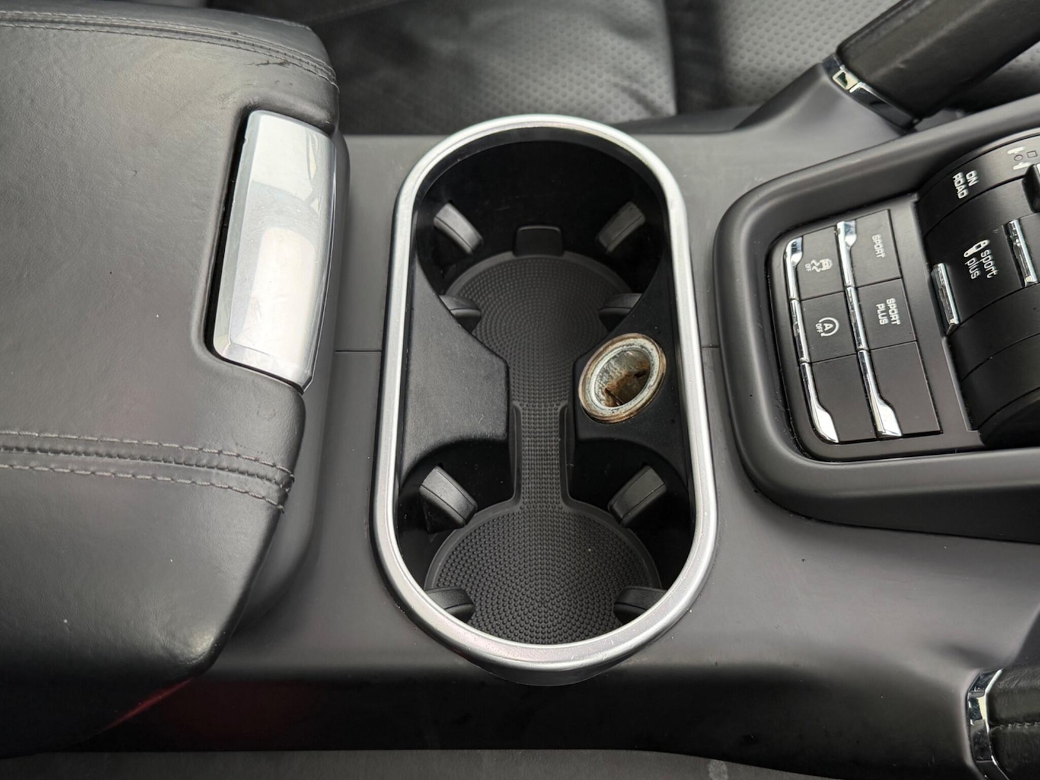 Used Porsche Cayenne 2017 for sale - 77267534: Photo 44