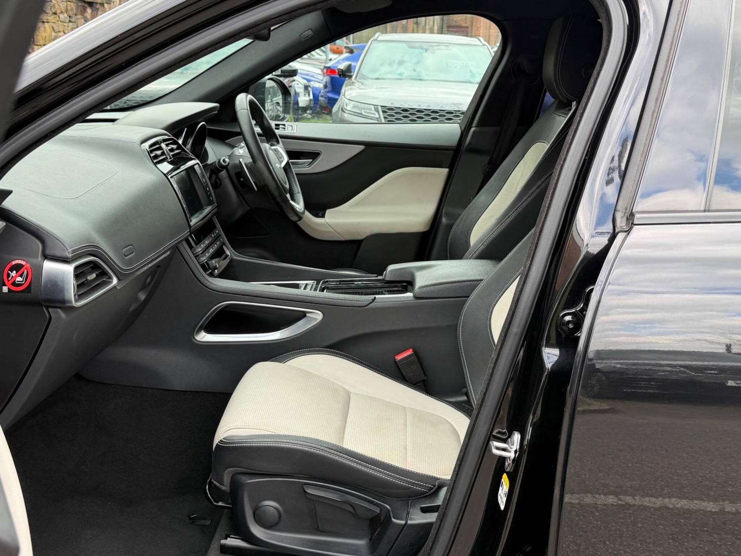 Used Jaguar F-Pace 2018 for sale - 77625854: Photo 15