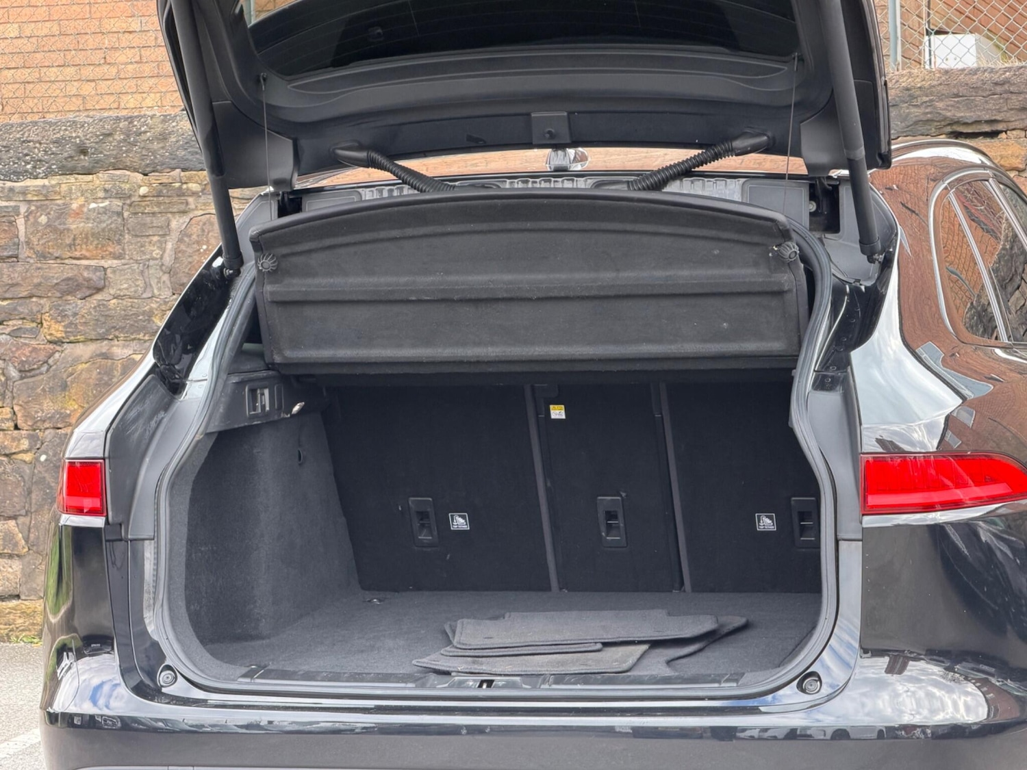 Used Jaguar F-Pace 2018 for sale - 77625854: Photo 19