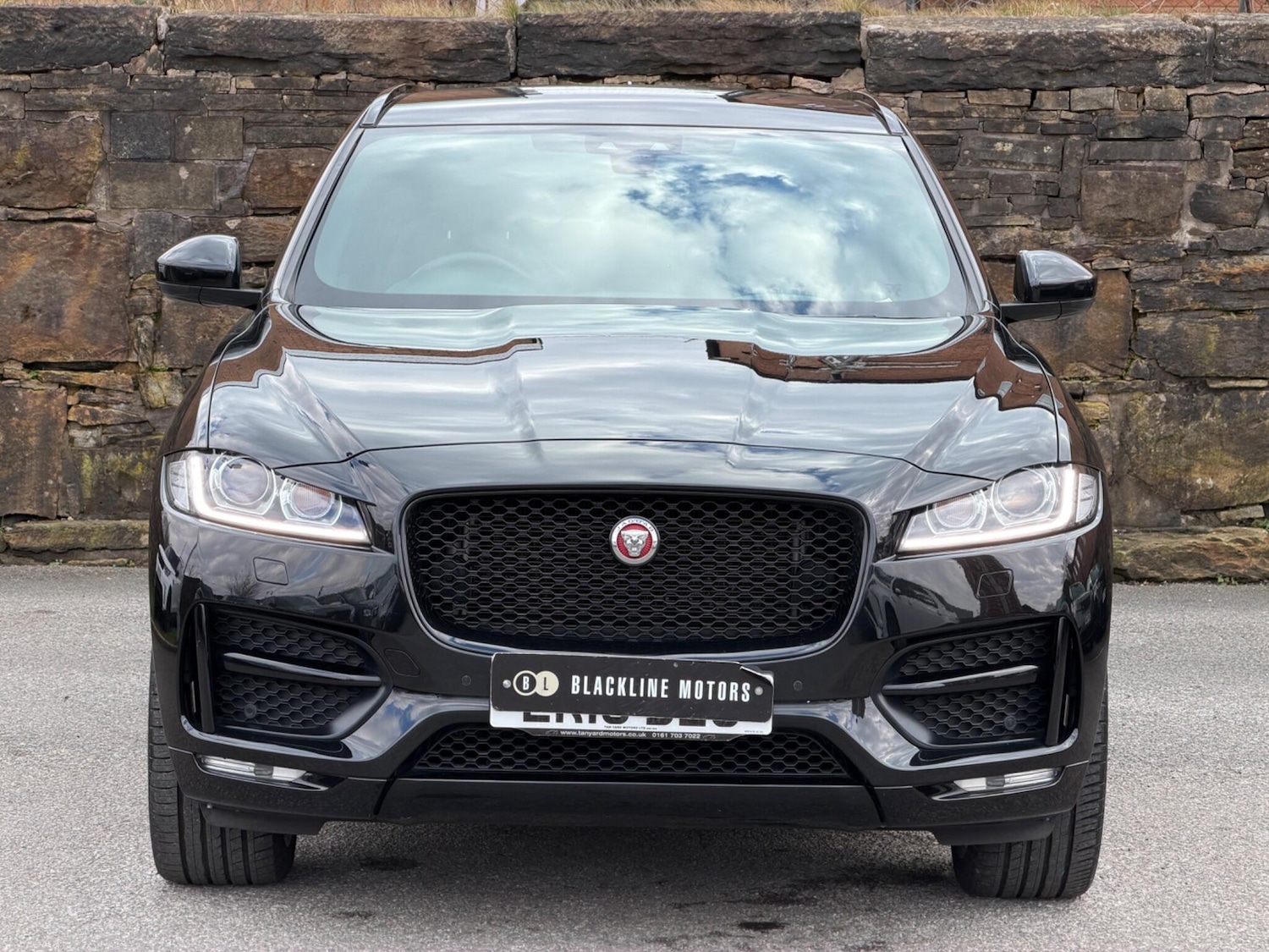 Used Jaguar F-Pace 2018 for sale - 77625854: Photo 2