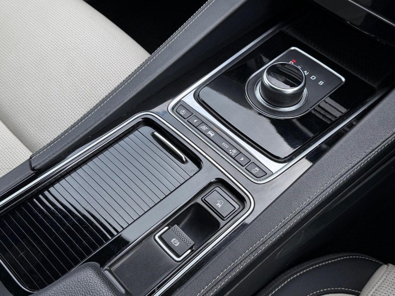 Used Jaguar F-Pace 2018 for sale - 77625854: Photo 40