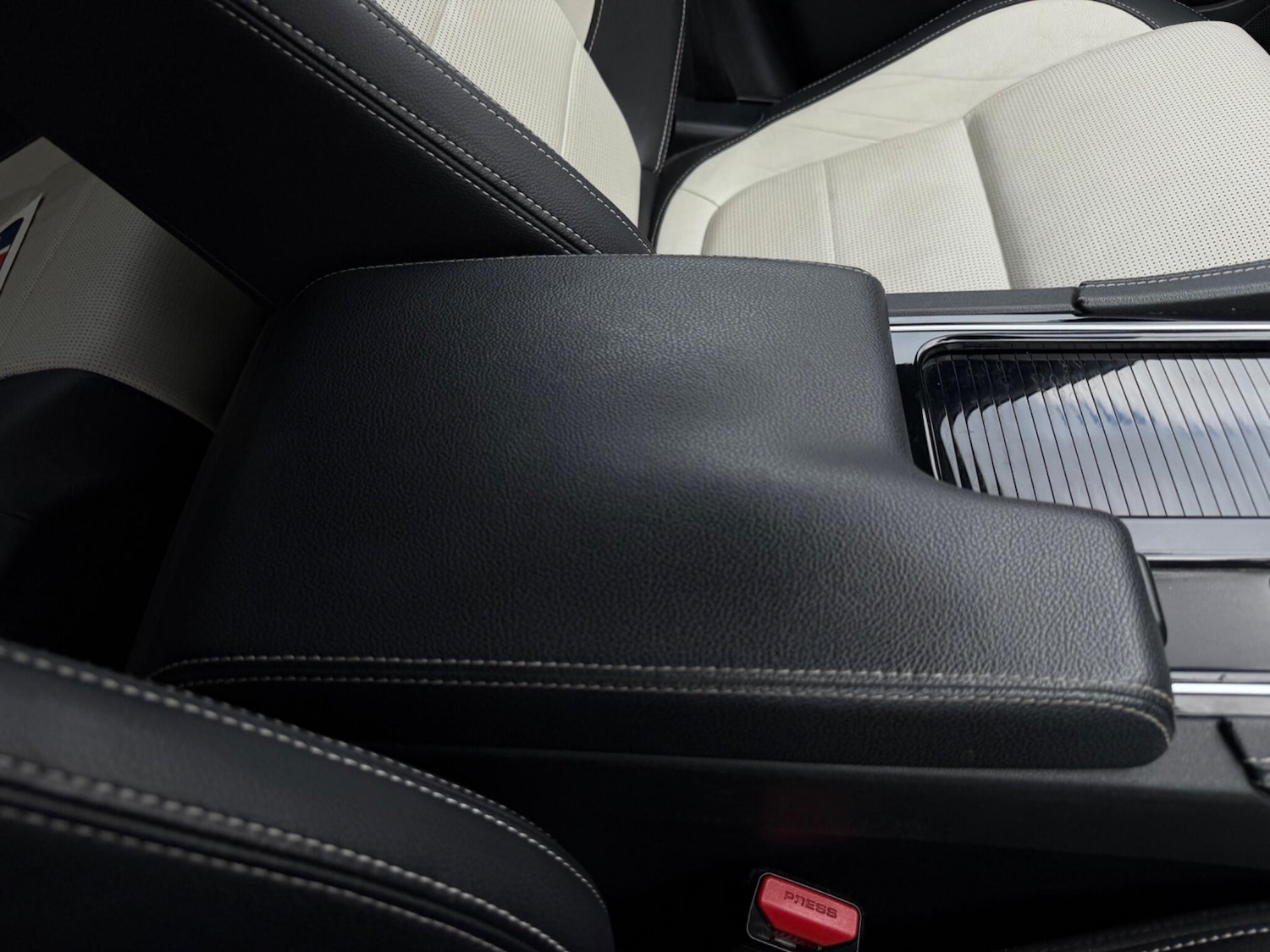 Used Jaguar F-Pace 2018 for sale - 77625854: Photo 43