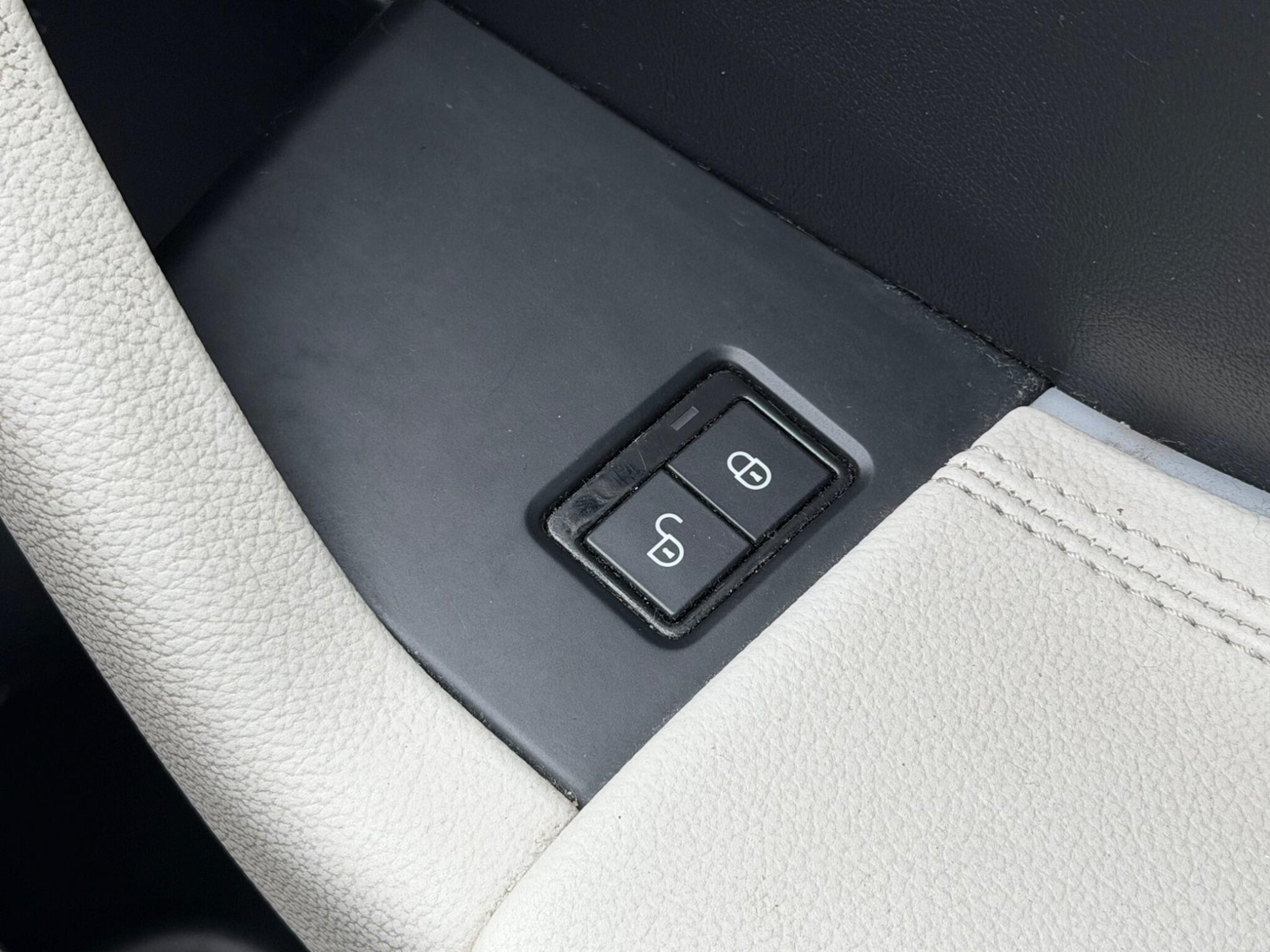 Used Jaguar F-Pace 2018 for sale - 77625854: Photo 47