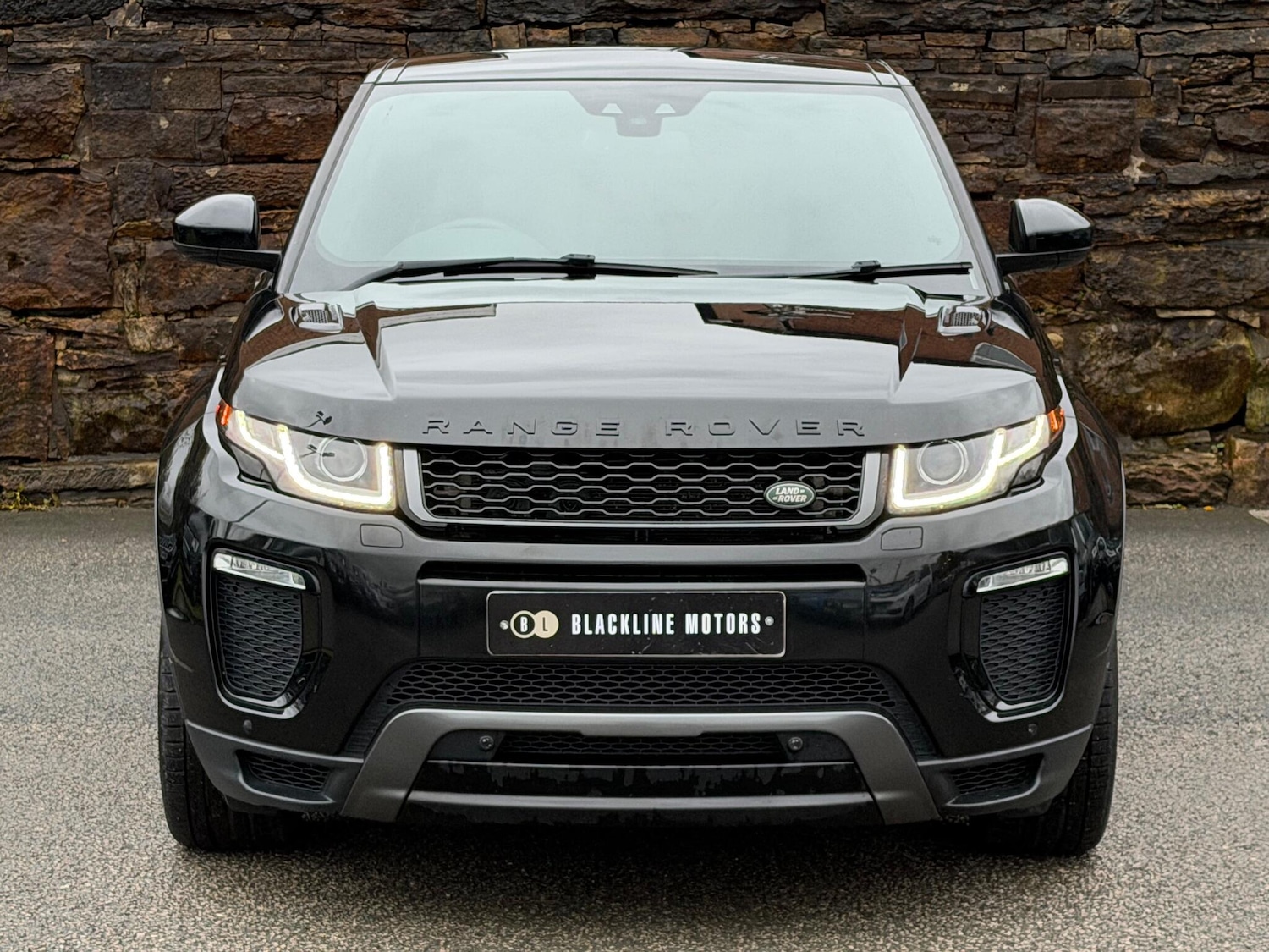 Used Land Rover Range Rover Evoque 2018 for sale - 76633848: Photo 2