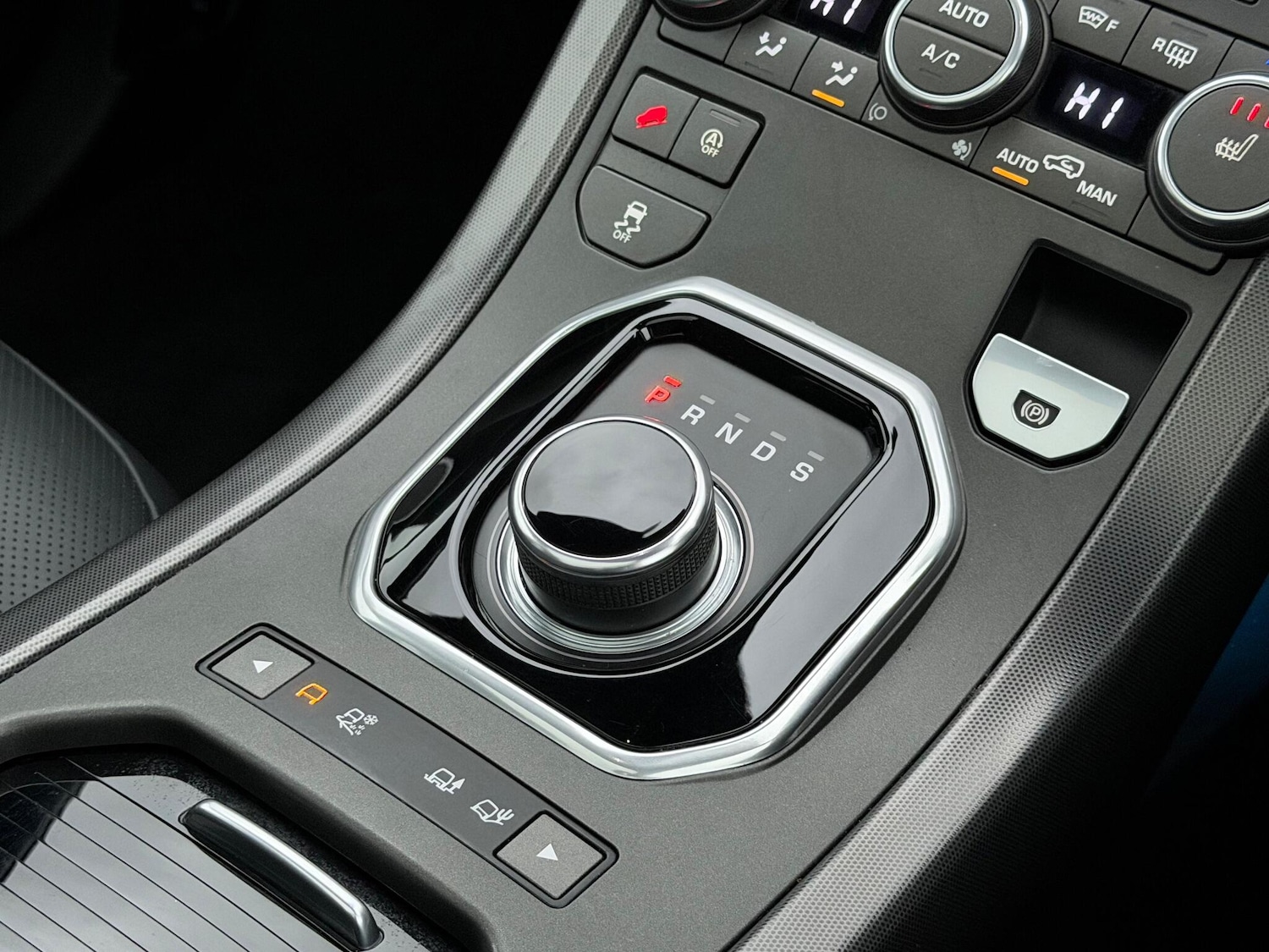 Used Land Rover Range Rover Evoque 2018 for sale - 76633848: Photo 41