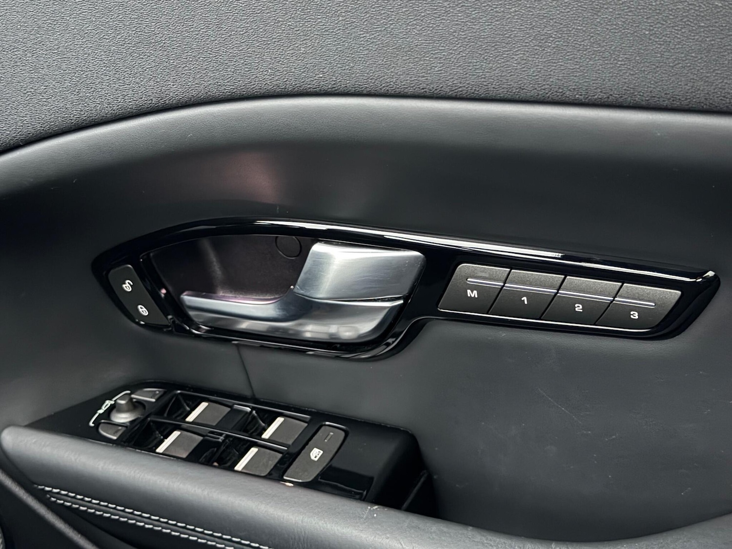 Used Land Rover Range Rover Evoque 2018 for sale - 76633848: Photo 44