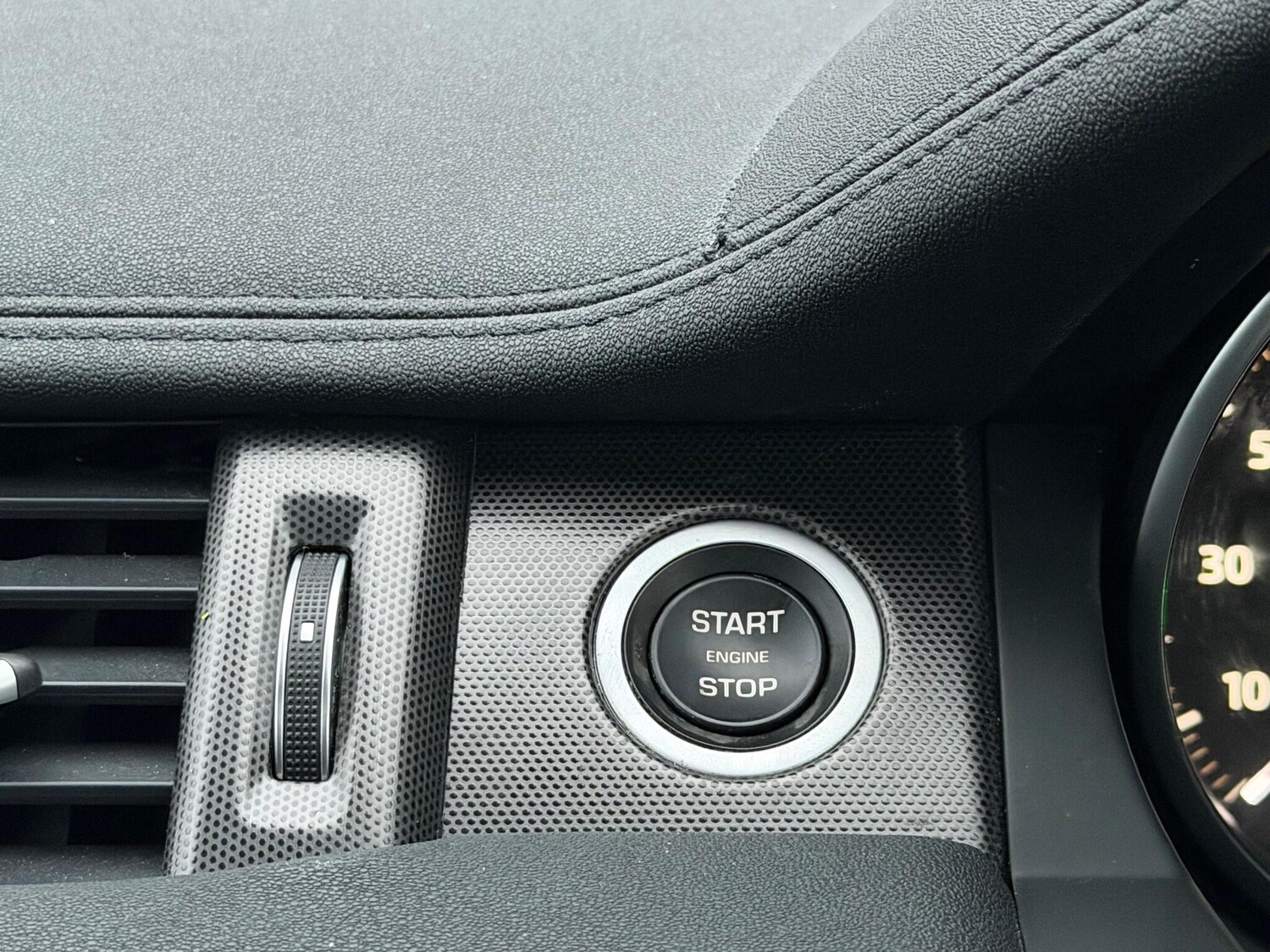 Used Land Rover Range Rover Evoque 2018 for sale - 76633848: Photo 45