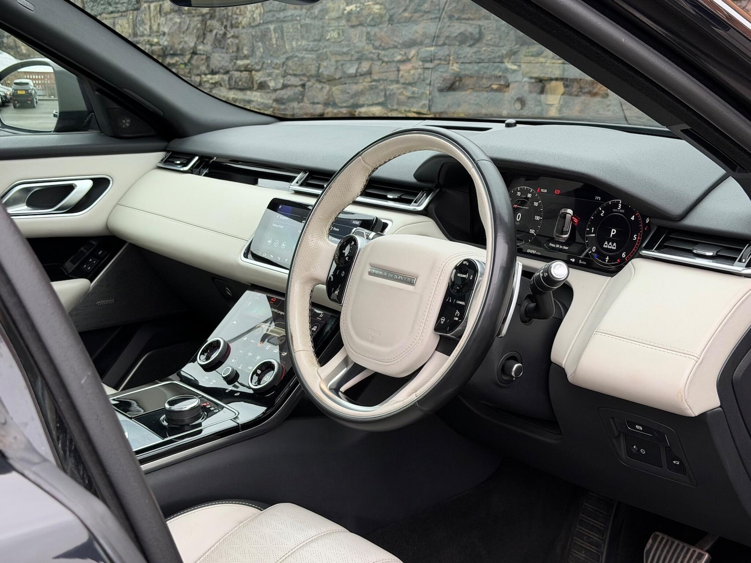 Used Land Rover Range Rover Velar 2019 for sale - 76584910: Photo 13