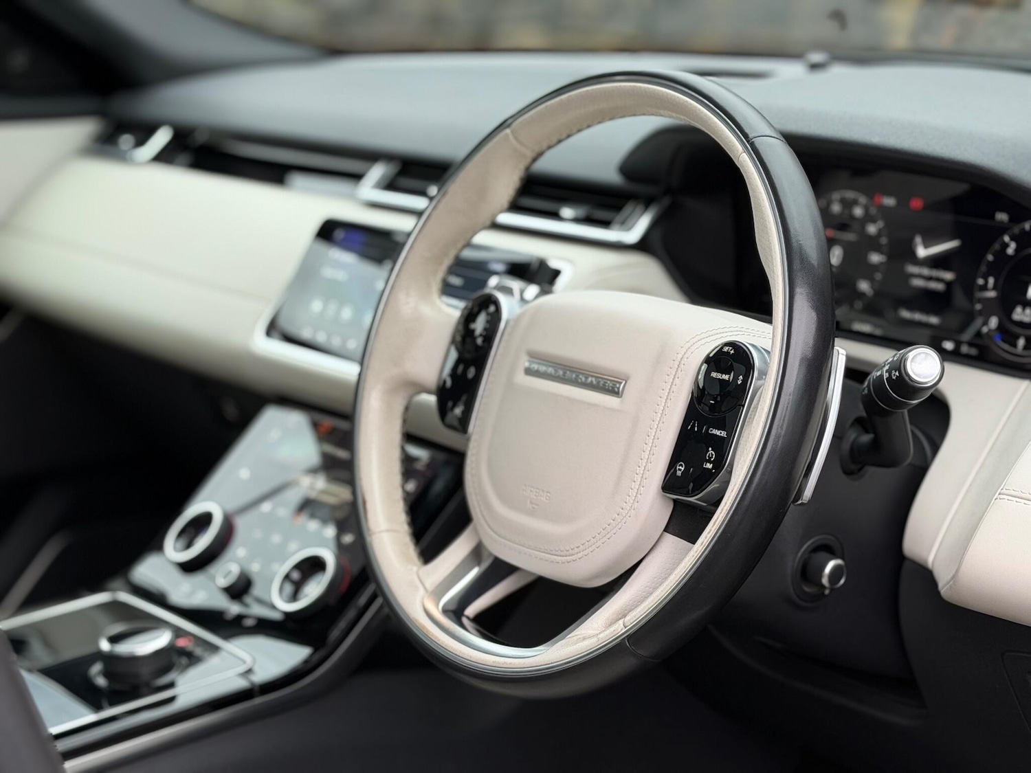 Used Land Rover Range Rover Velar 2019 for sale - 76584910: Photo 14