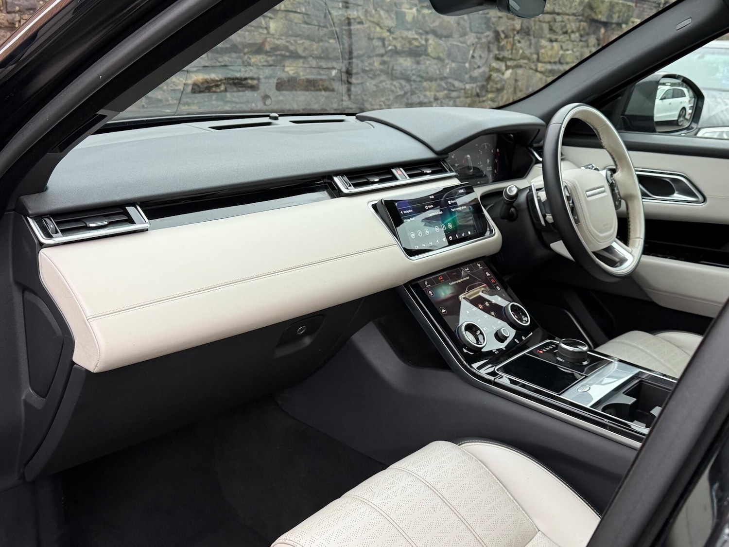 Used Land Rover Range Rover Velar 2019 for sale - 76584910: Photo 15