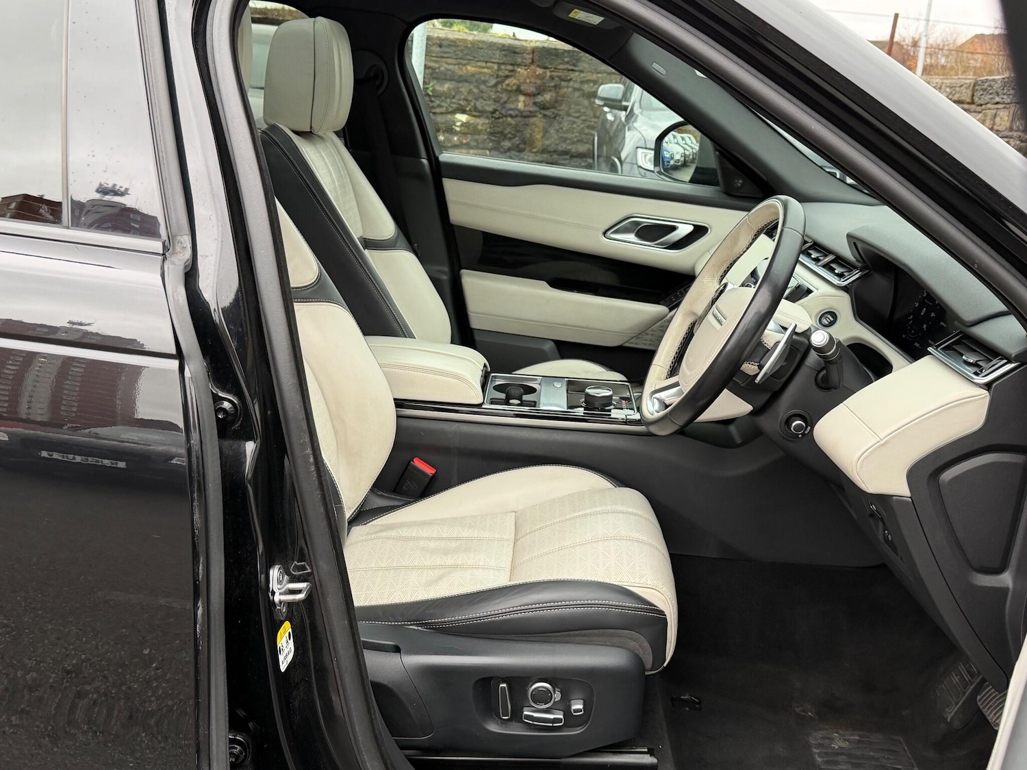 Used Land Rover Range Rover Velar 2019 for sale - 76584910: Photo 16