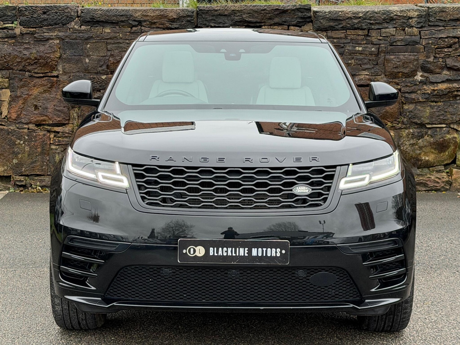 Used Land Rover Range Rover Velar 2019 for sale - 76584910: Photo 2