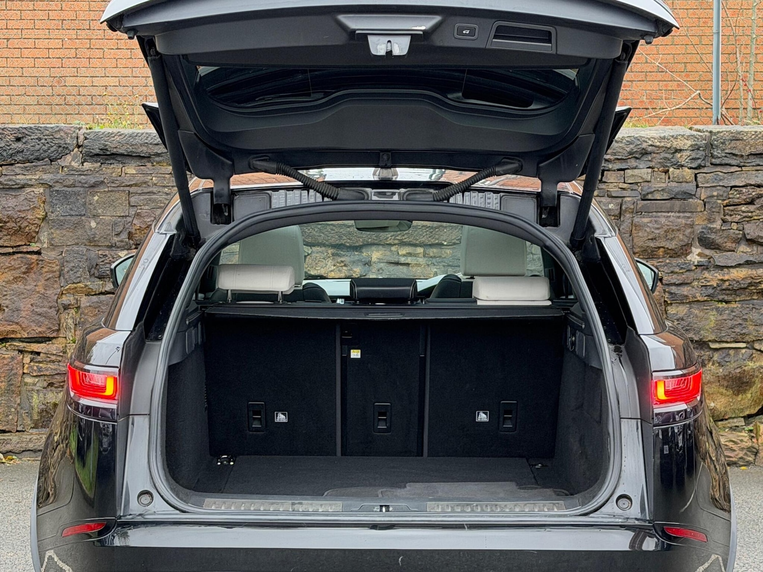 Used Land Rover Range Rover Velar 2019 for sale - 76584910: Photo 24