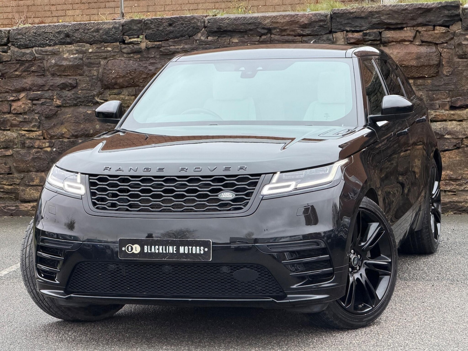 Used Land Rover Range Rover Velar 2019 for sale - 76584910: Photo 3