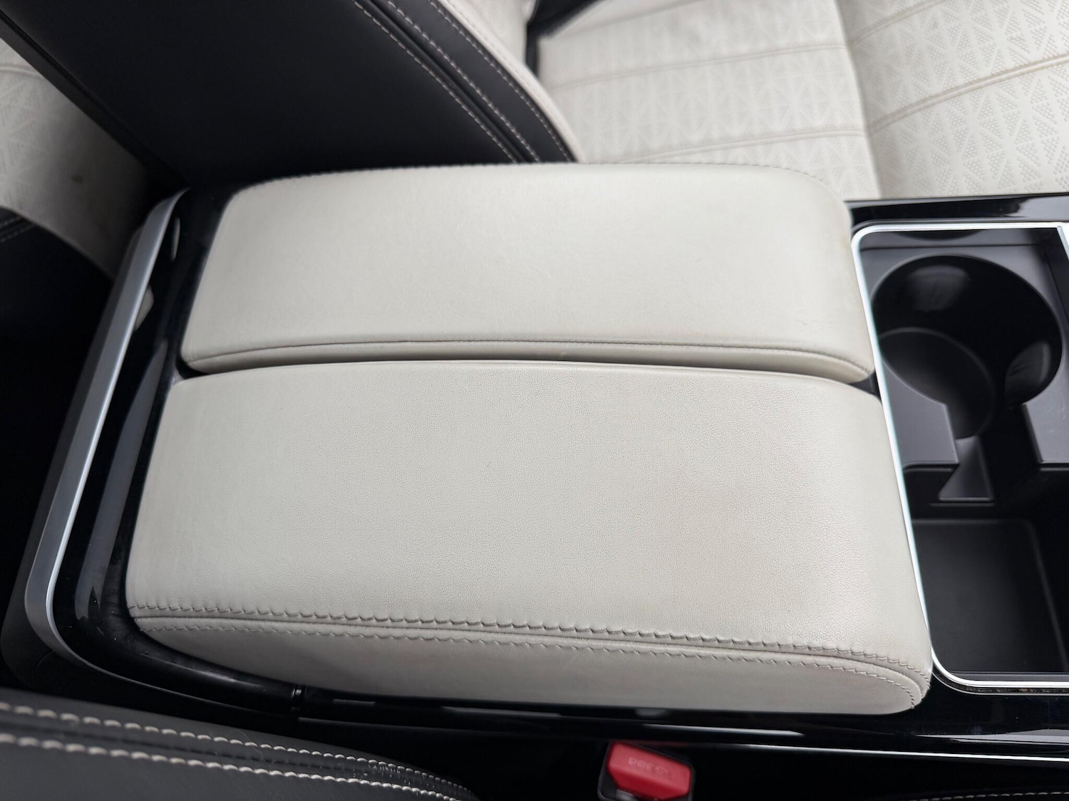 Used Land Rover Range Rover Velar 2019 for sale - 76584910: Photo 46