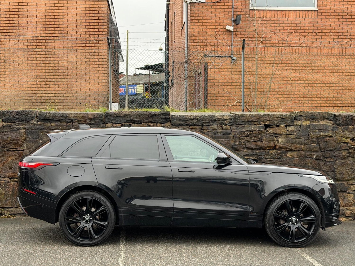 Used Land Rover Range Rover Velar 2019 for sale - 76584910: Photo 8