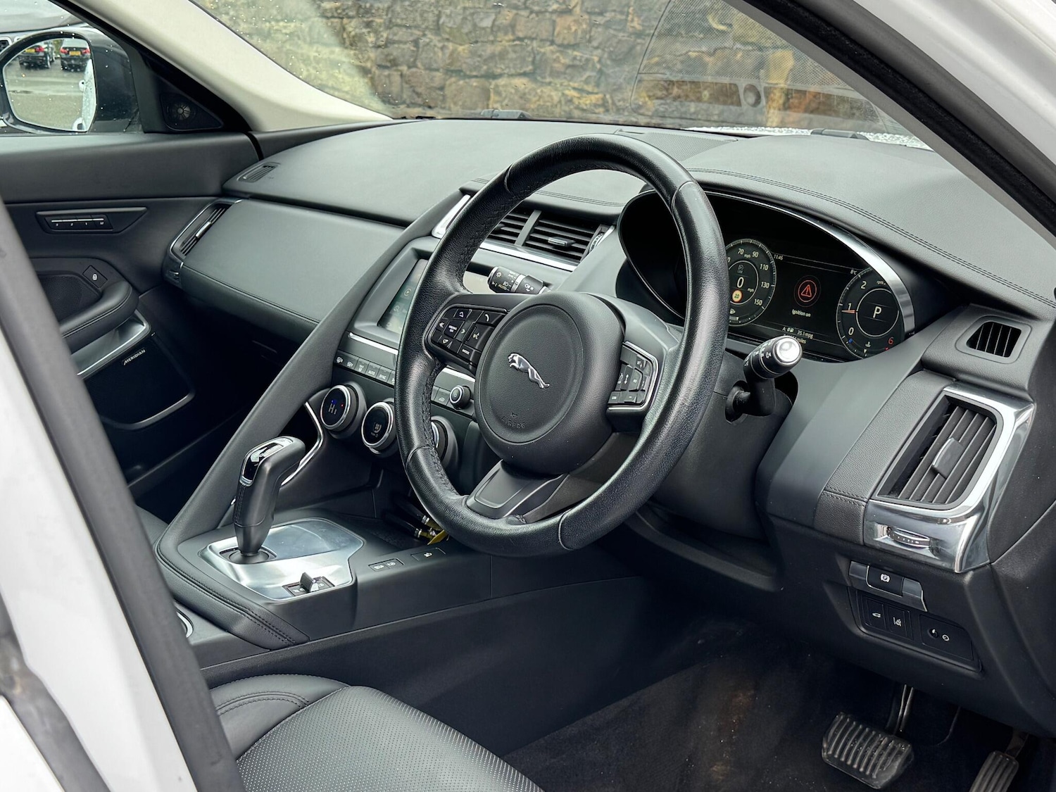 Used Jaguar E-Pace 2018 for sale - 76307479: Photo 11