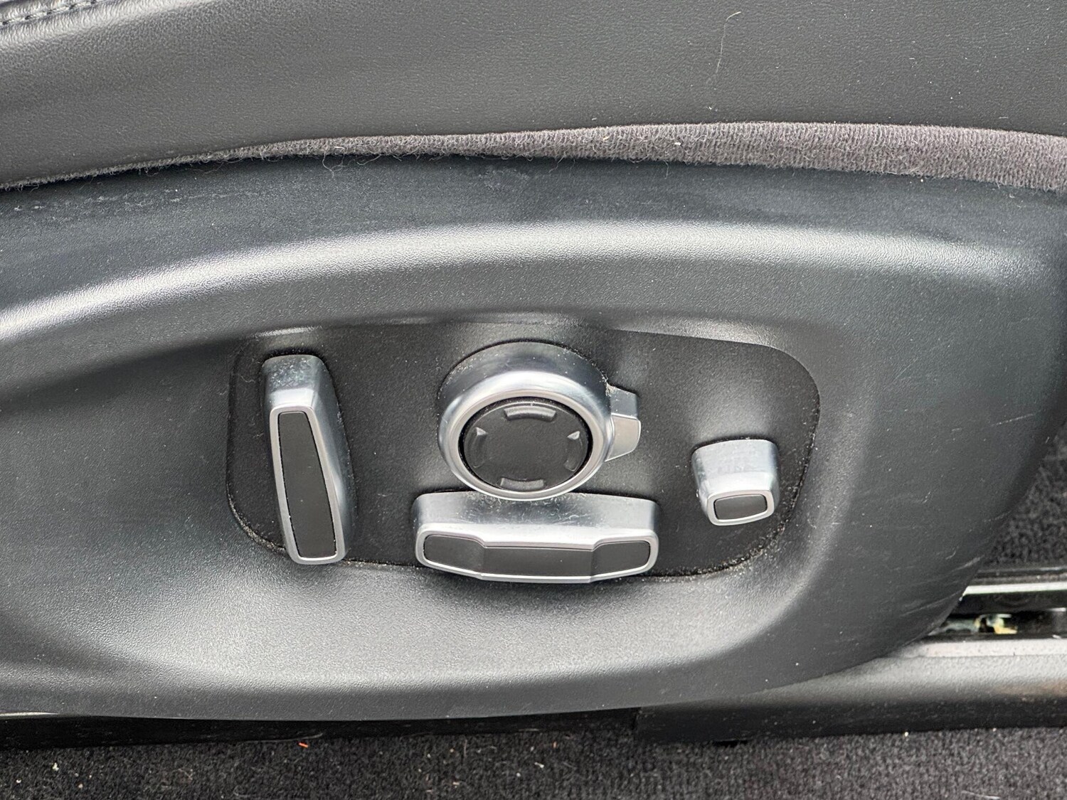 Used Jaguar E-Pace 2018 for sale - 76307479: Photo 45