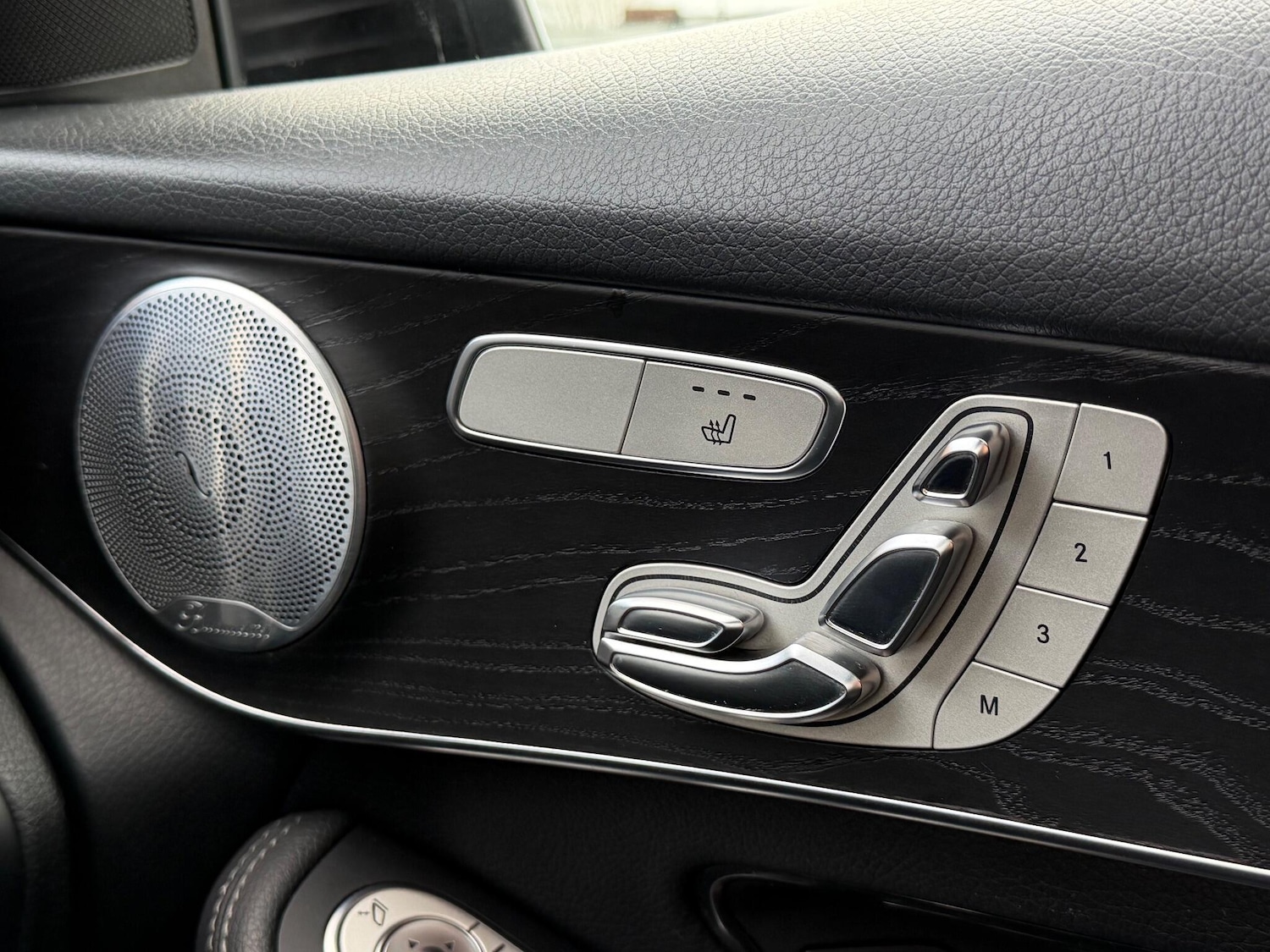 Used Mercedes-Benz GLC 2018 for sale - 76886826: Photo 46