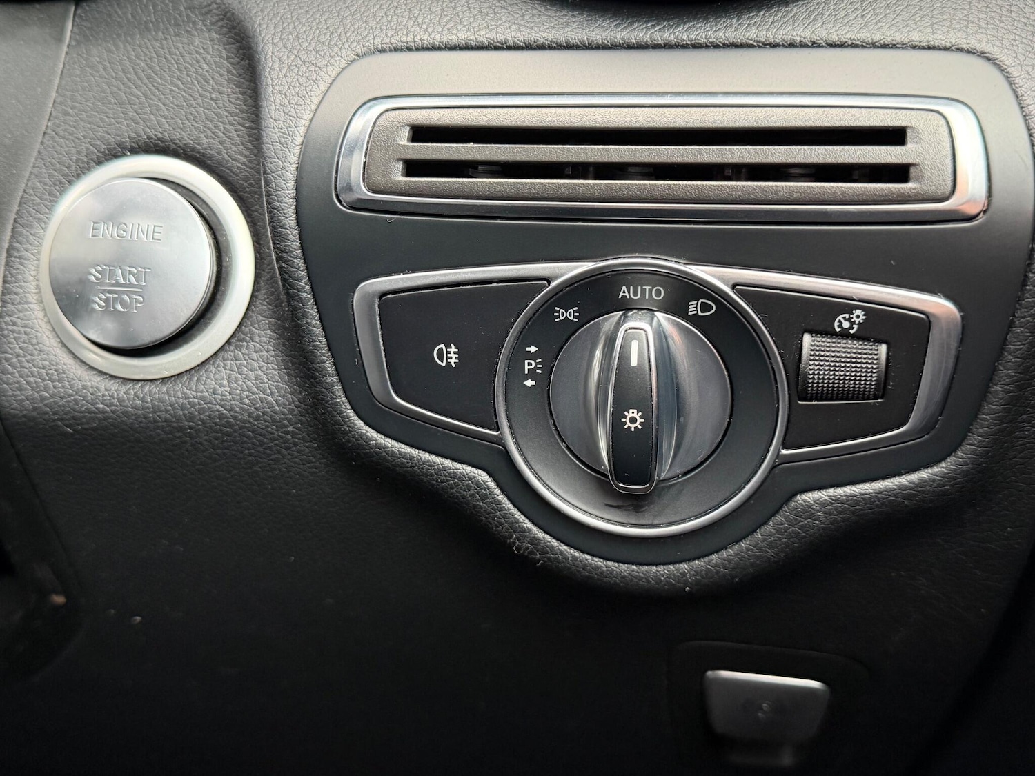 Used Mercedes-Benz GLC 2018 for sale - 76886826: Photo 47