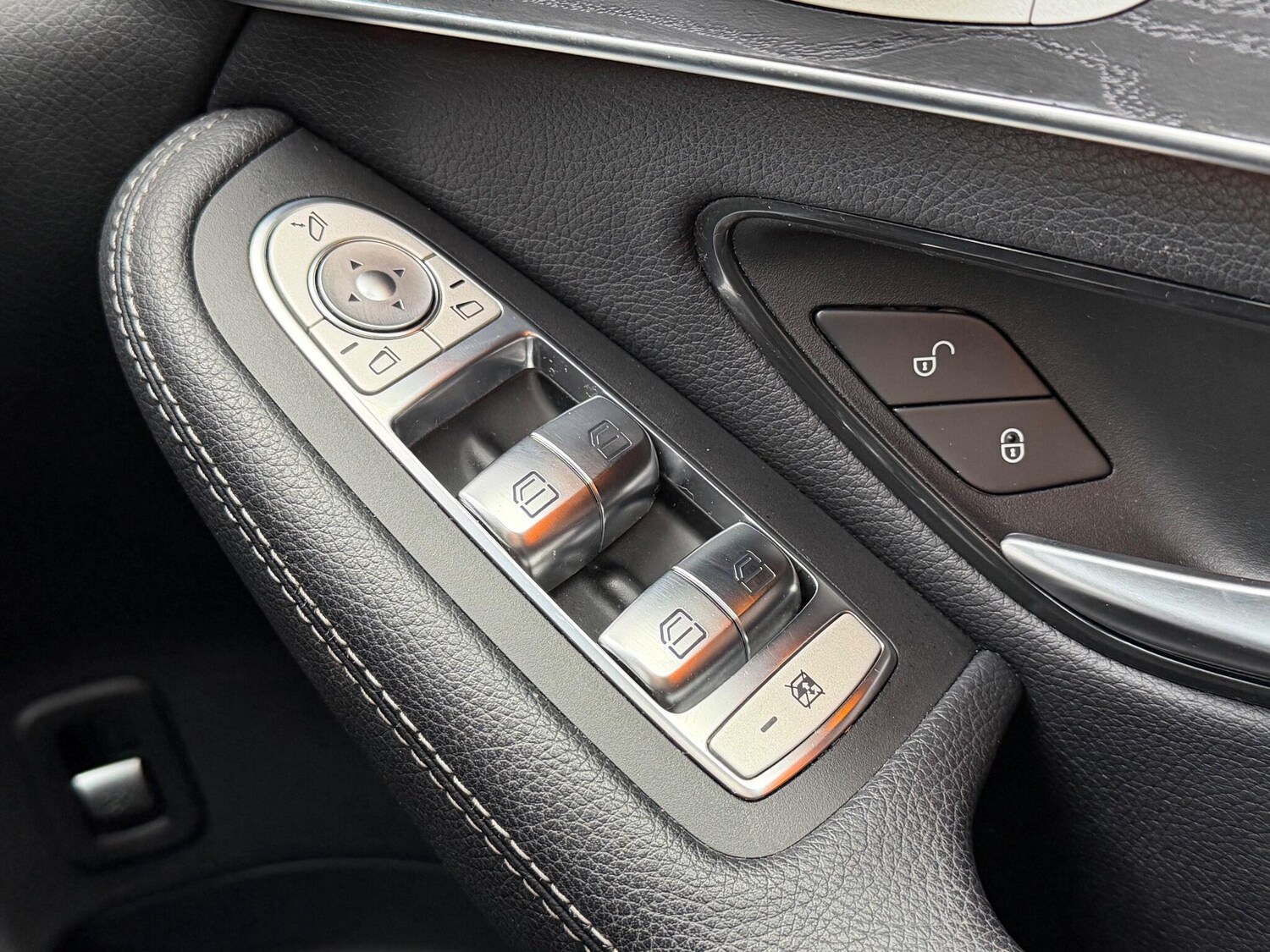 Used Mercedes-Benz GLC 2018 for sale - 76886826: Photo 50